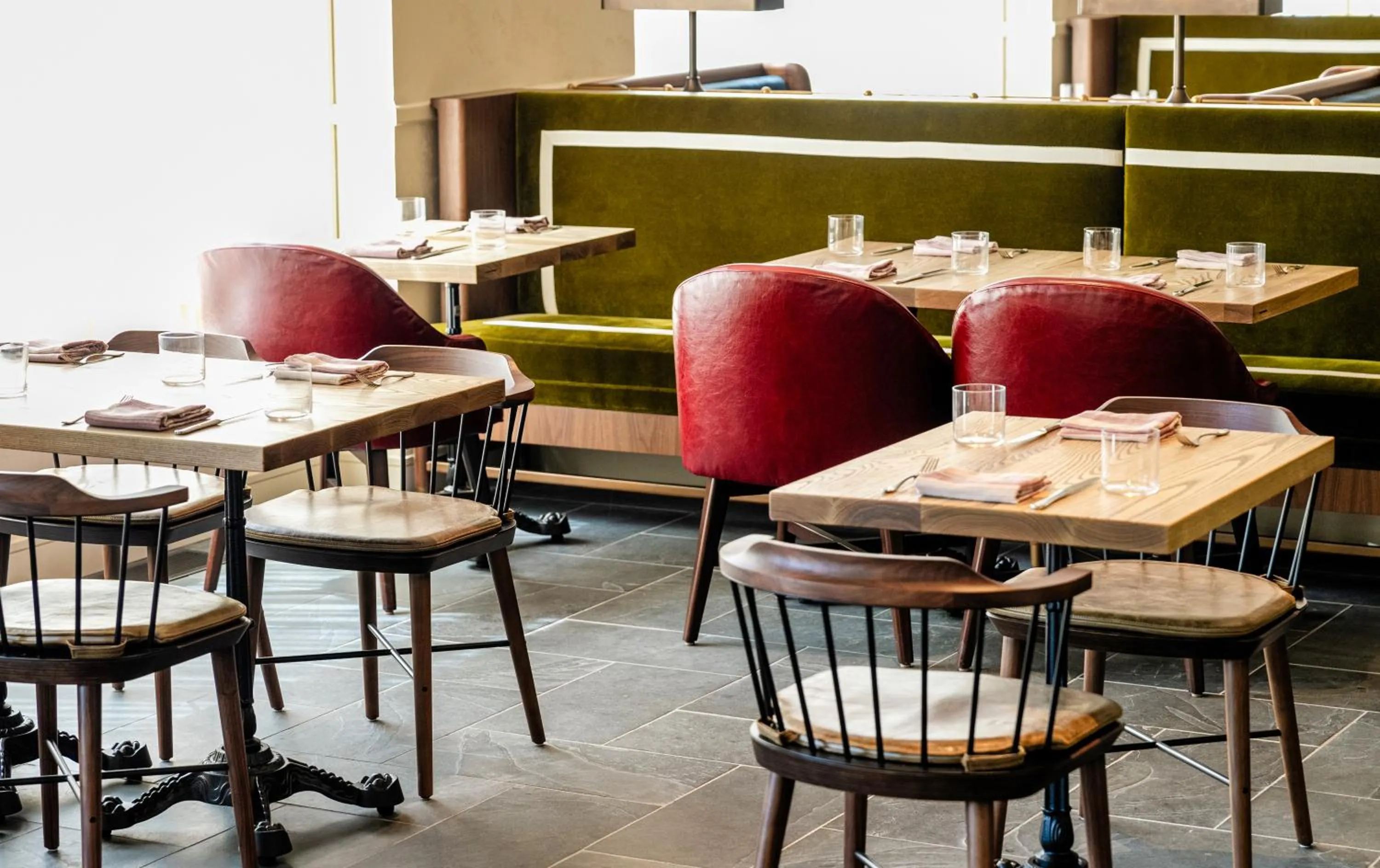 Restaurant/places to eat in Hotel Heron Old Town Alexandria