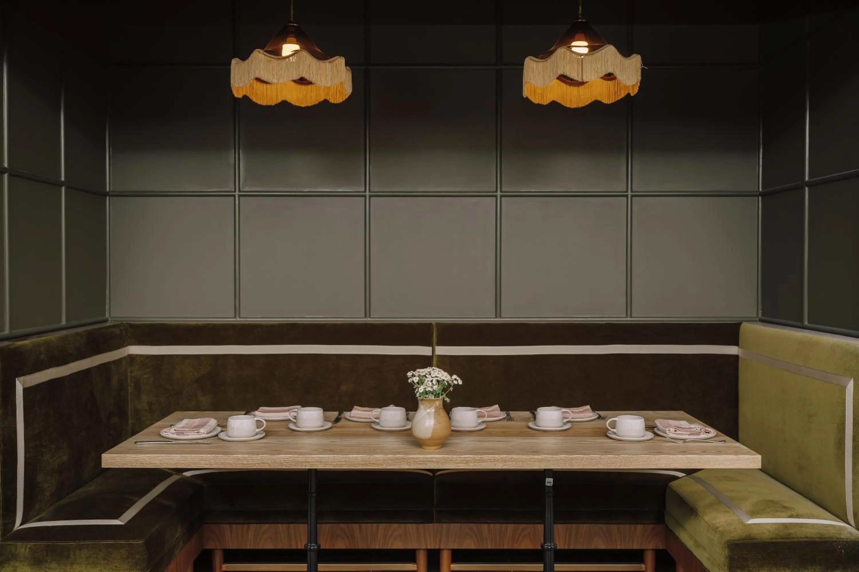 Restaurant/places to eat in Hotel Heron Old Town Alexandria