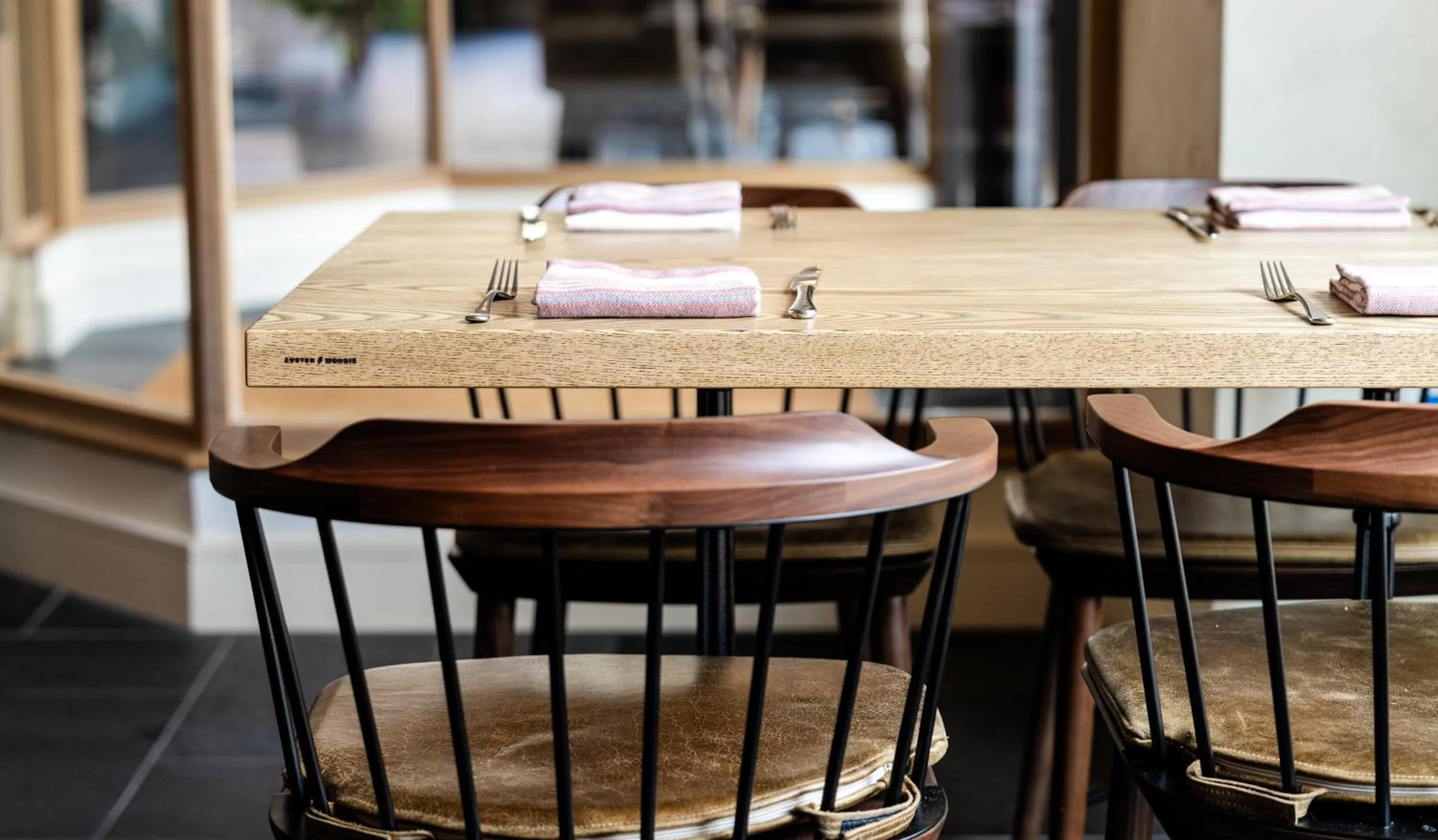 Restaurant/places to eat in Hotel Heron Old Town Alexandria