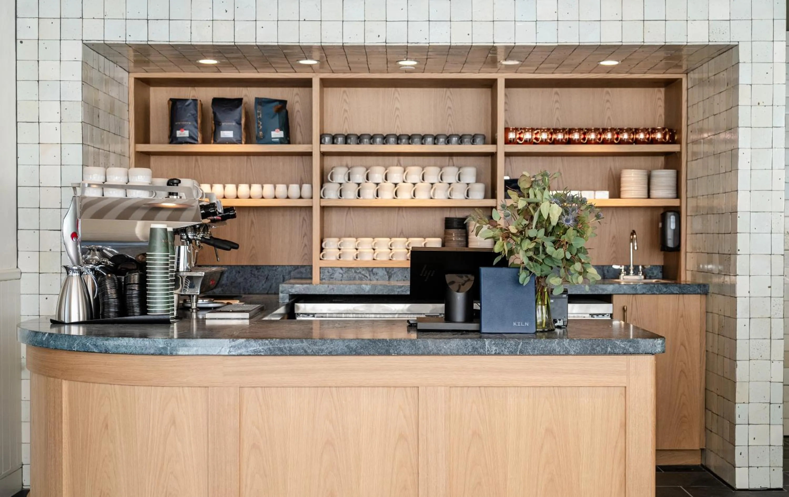 Coffee/tea facilities in Hotel Heron Old Town Alexandria