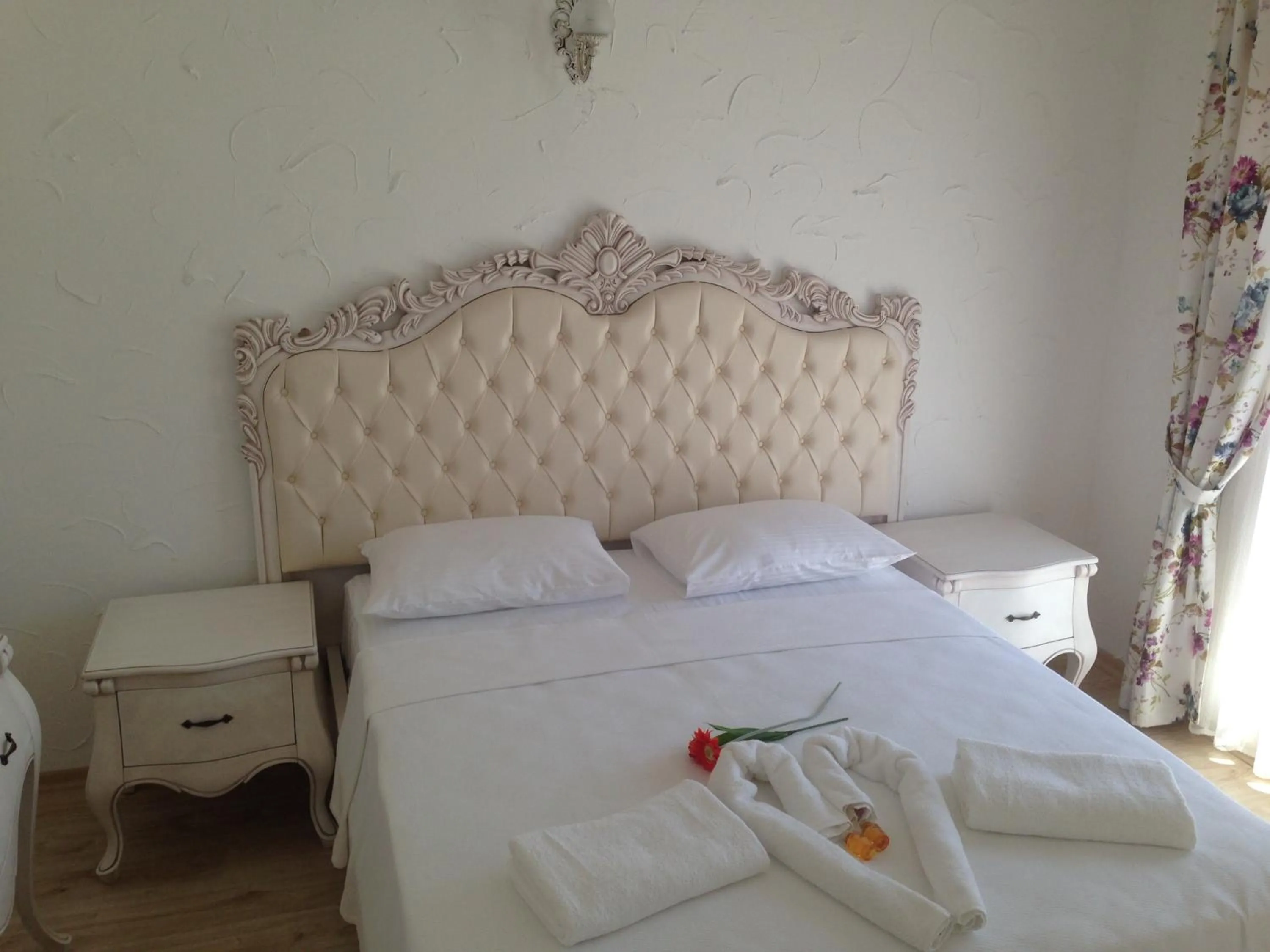 Bed in Alacati Lucky Angel Hotel