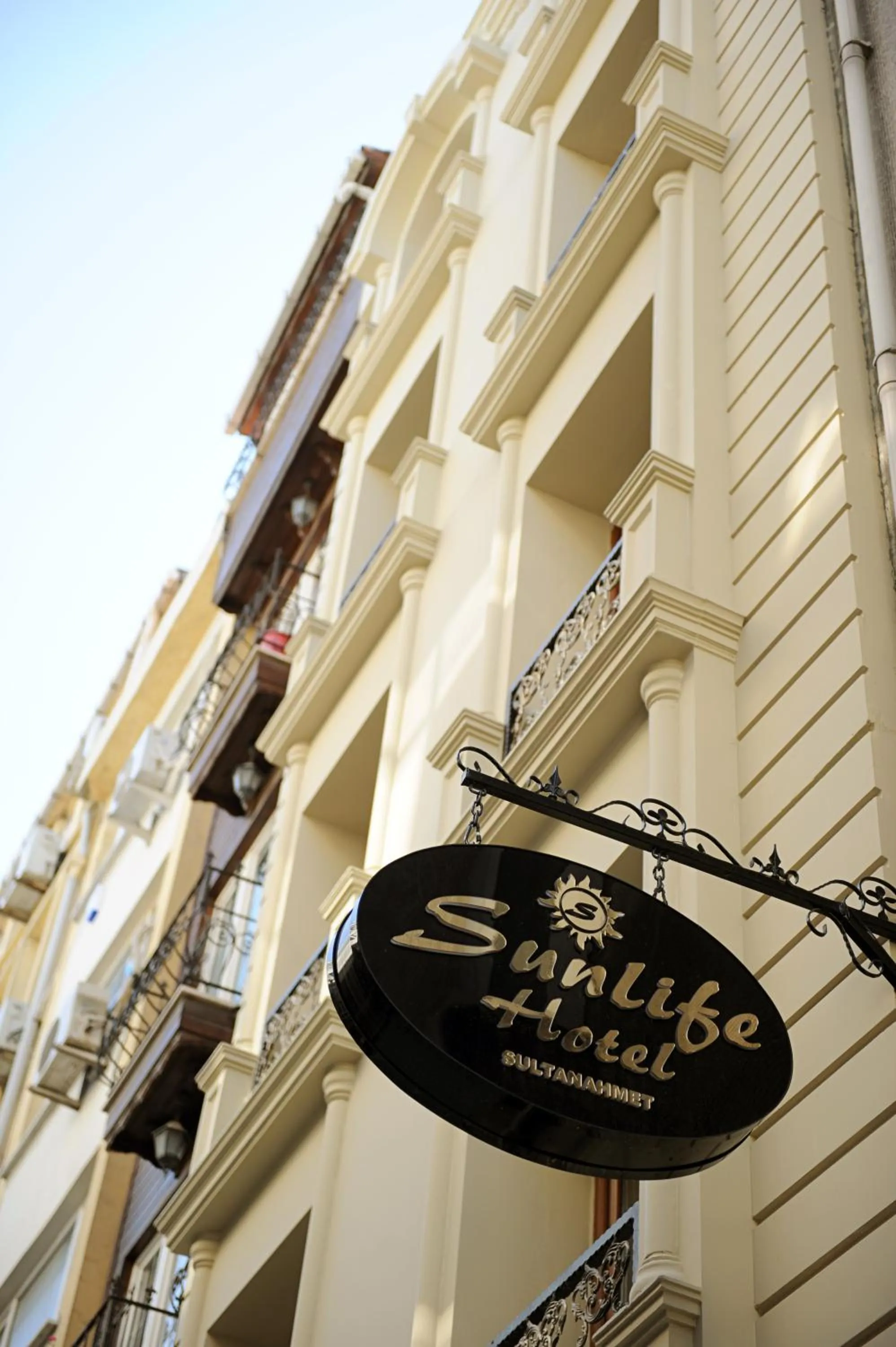 Facade/entrance in Sunlife Oldcity