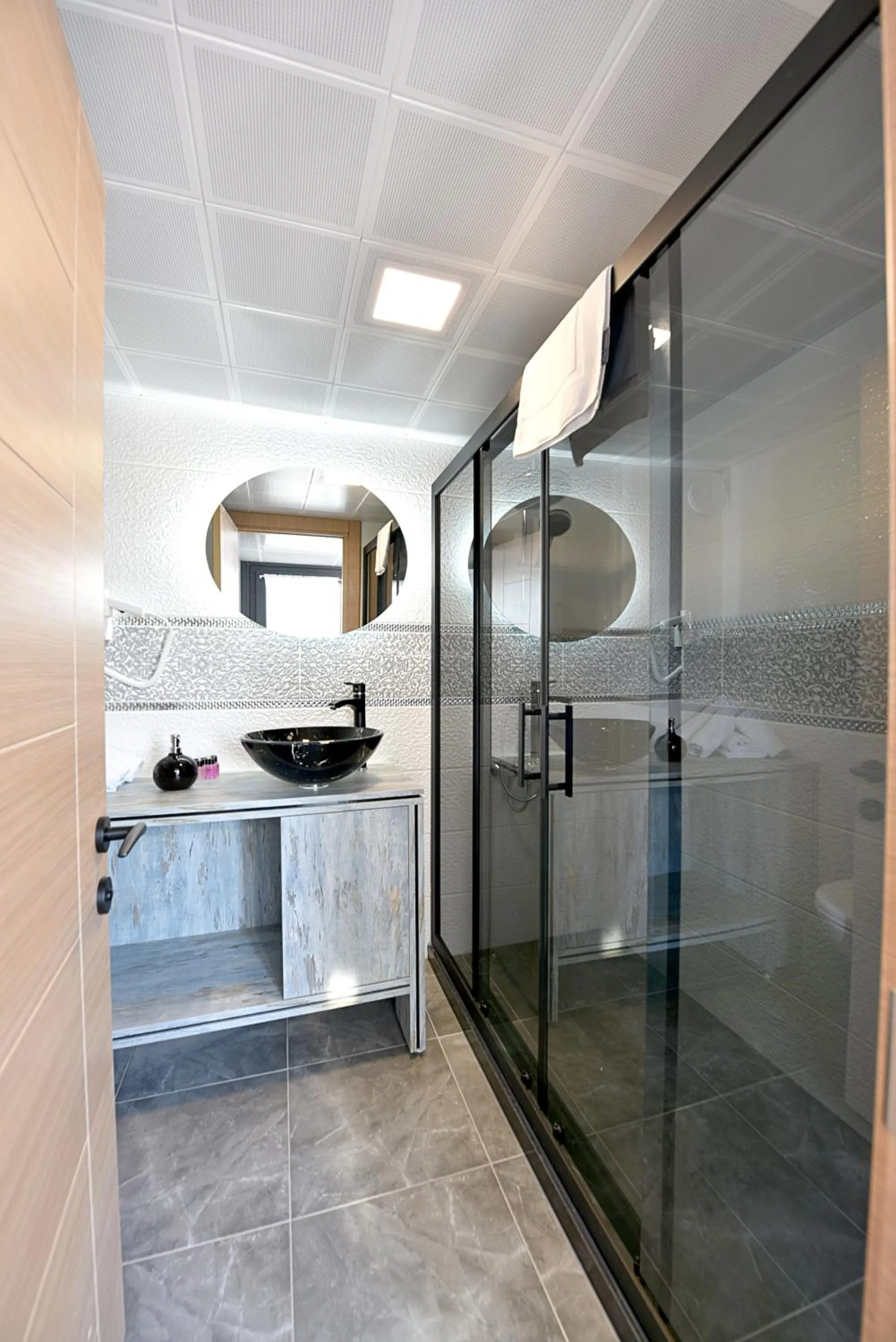 Shower in Sunlife Oldcity