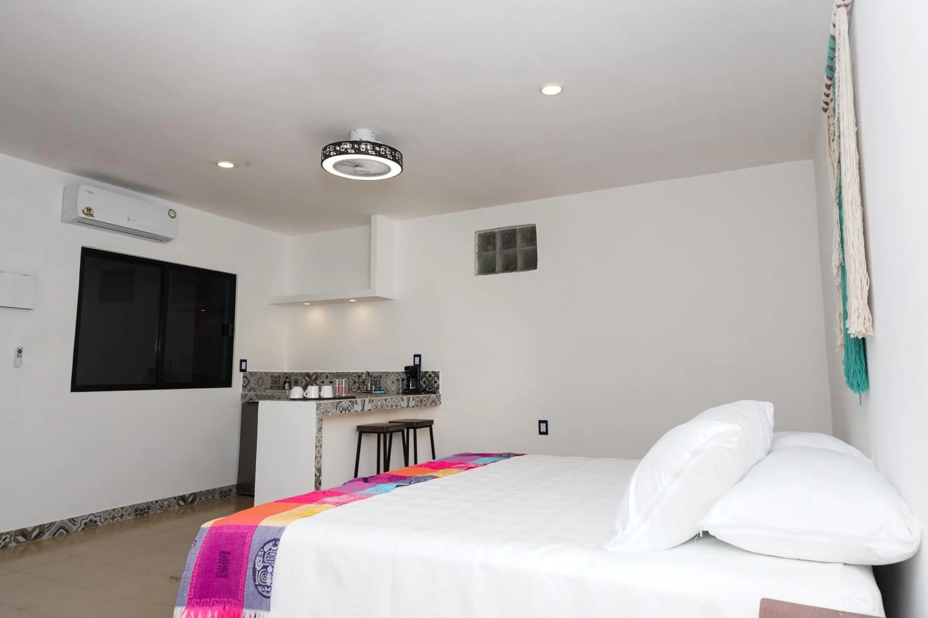 Photo of the whole room, Bed in Linda Vecindad Playa del Carmen