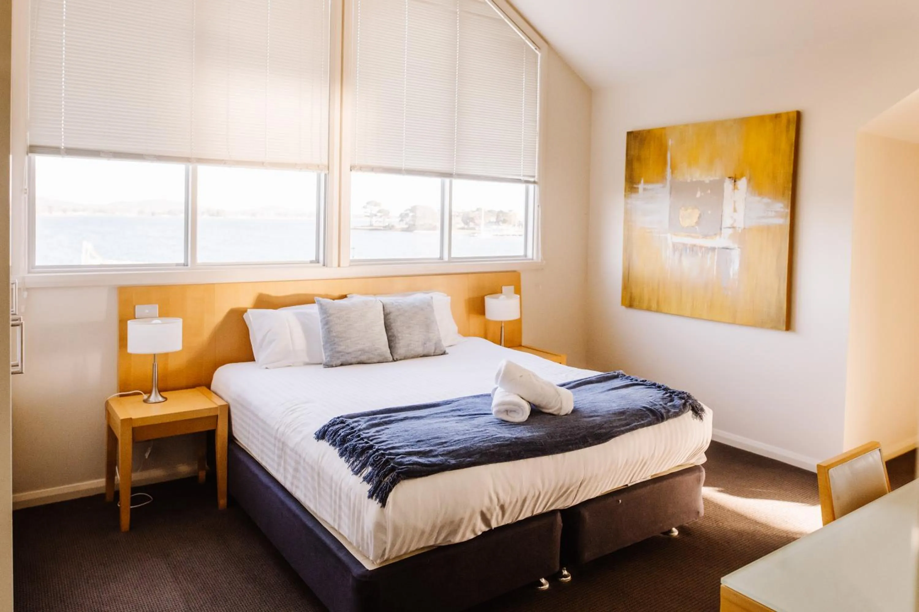 Bed in York Cove Hotel