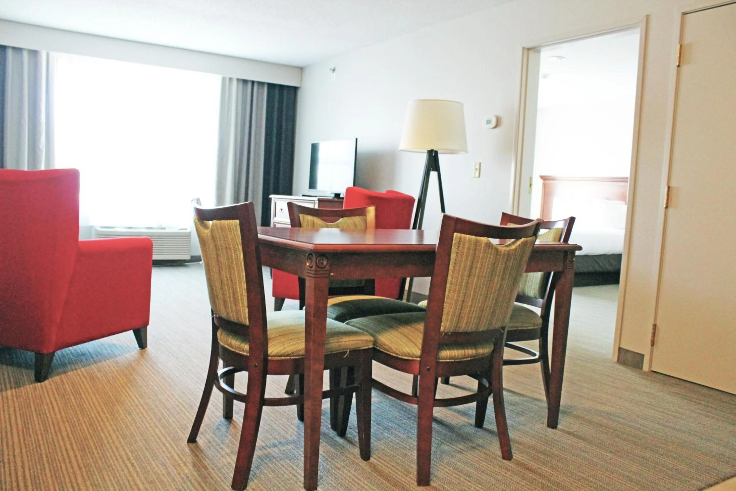 Kitchen or kitchenette in Country Inn & Suites by Radisson, Marinette, WI