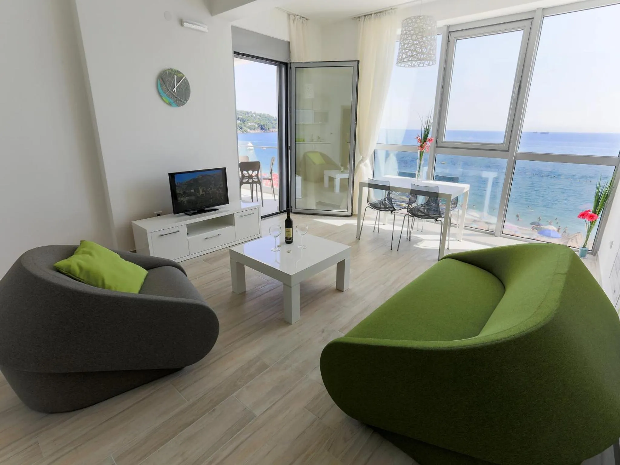 Restaurant/places to eat in Apart Hotel Sea Fort