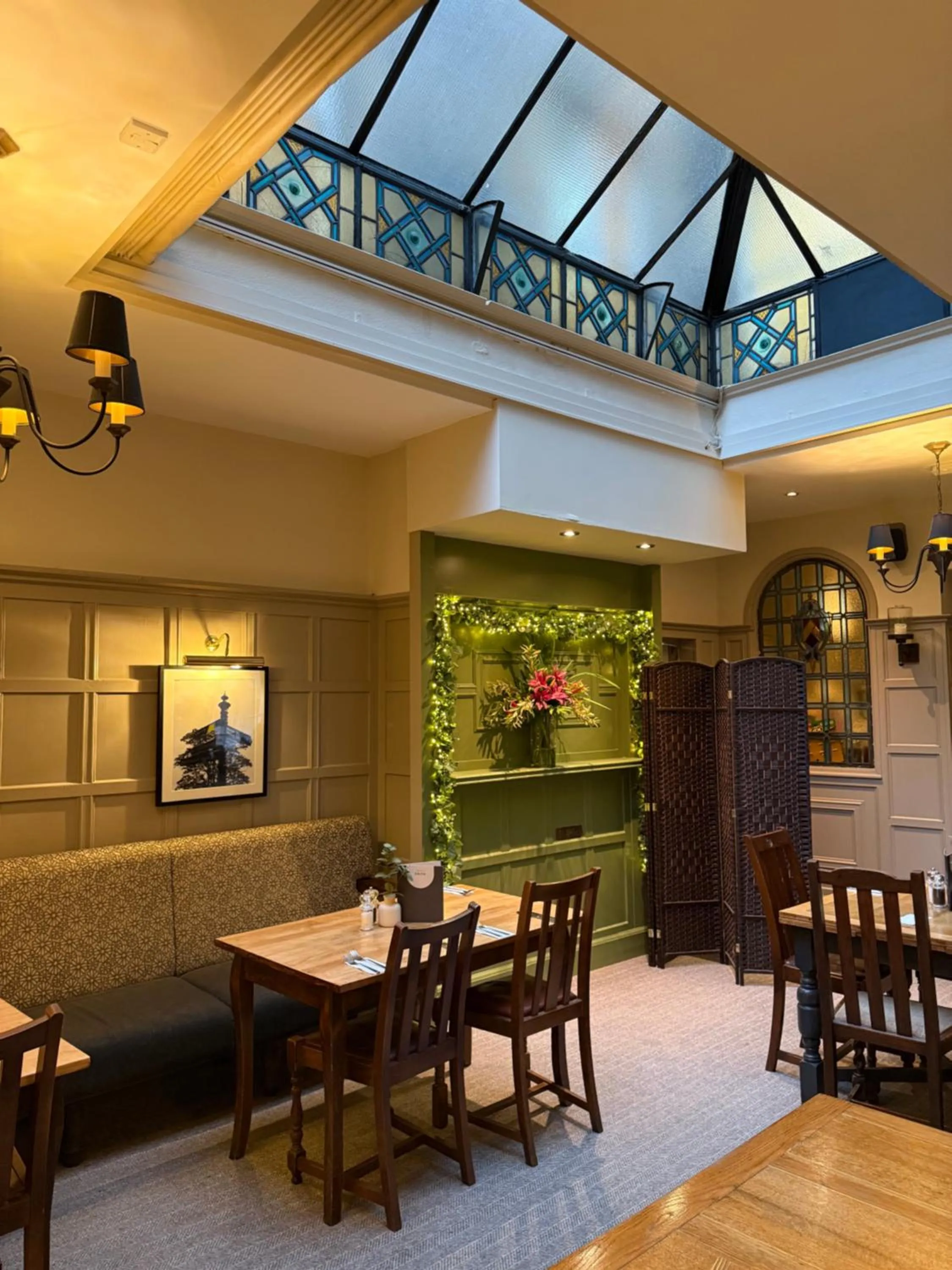 Restaurant/places to eat in Lamb Hotel by Greene King Inns