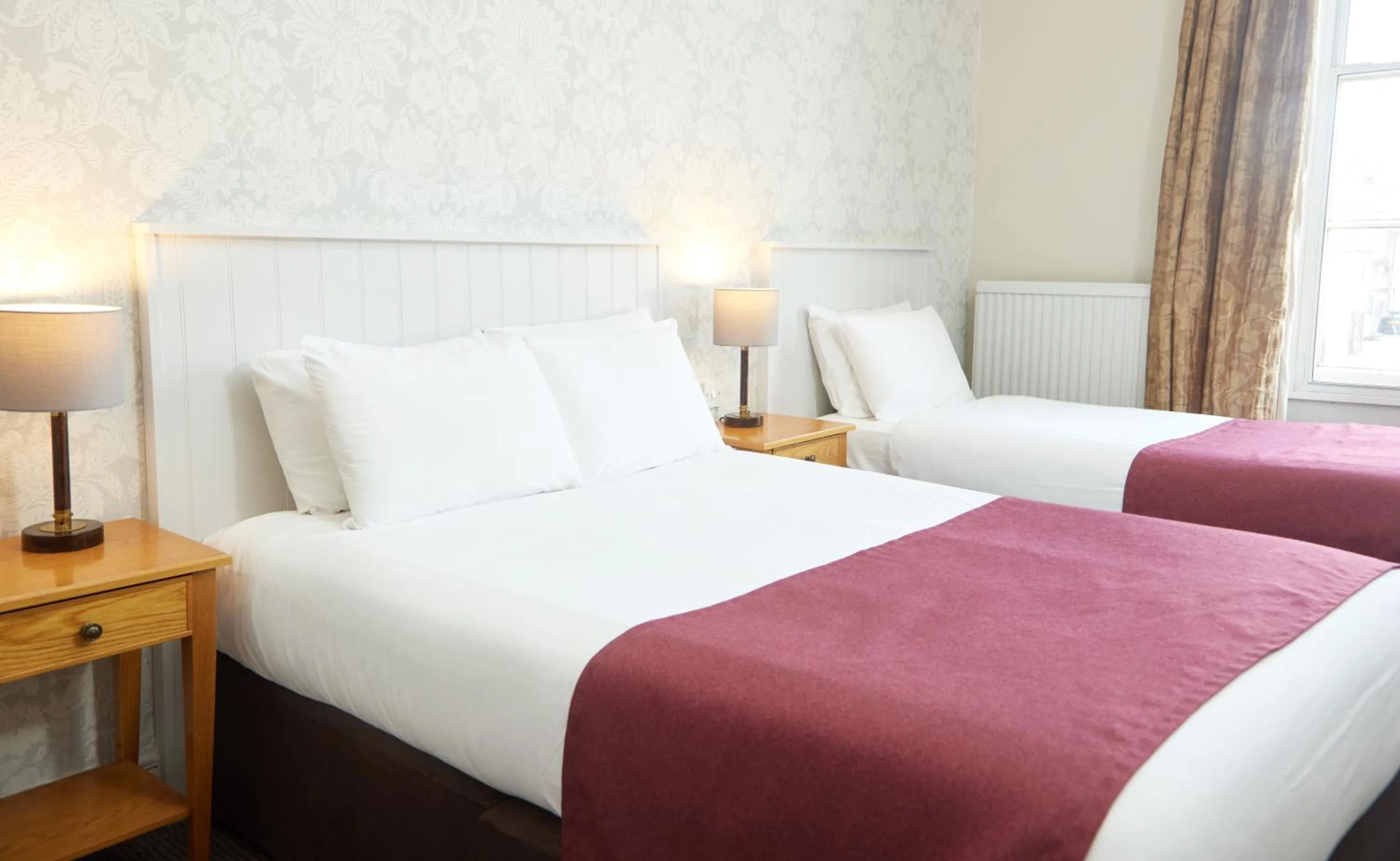 Bedroom, Bed in Lamb Hotel by Greene King Inns