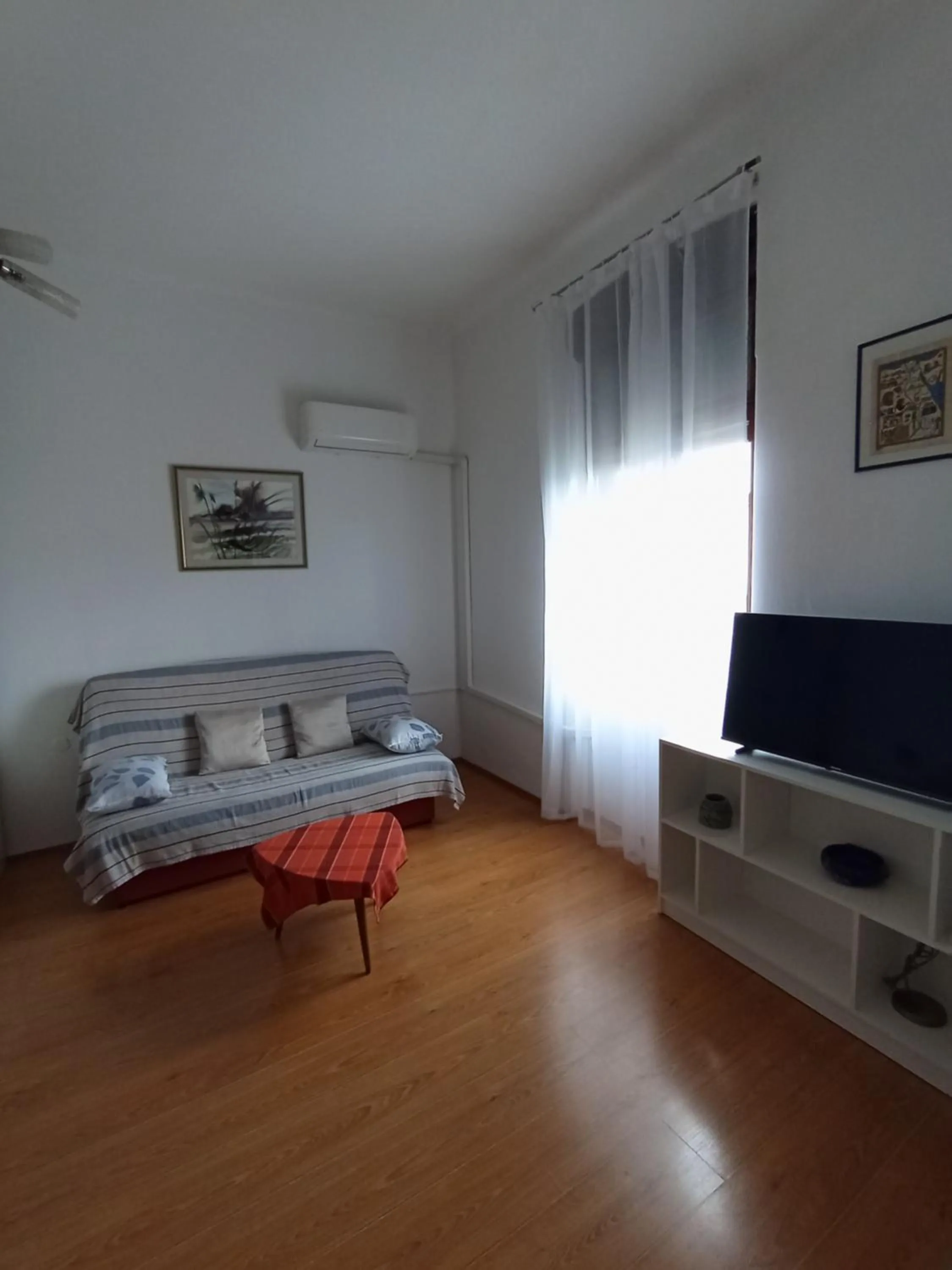 Studio Bella