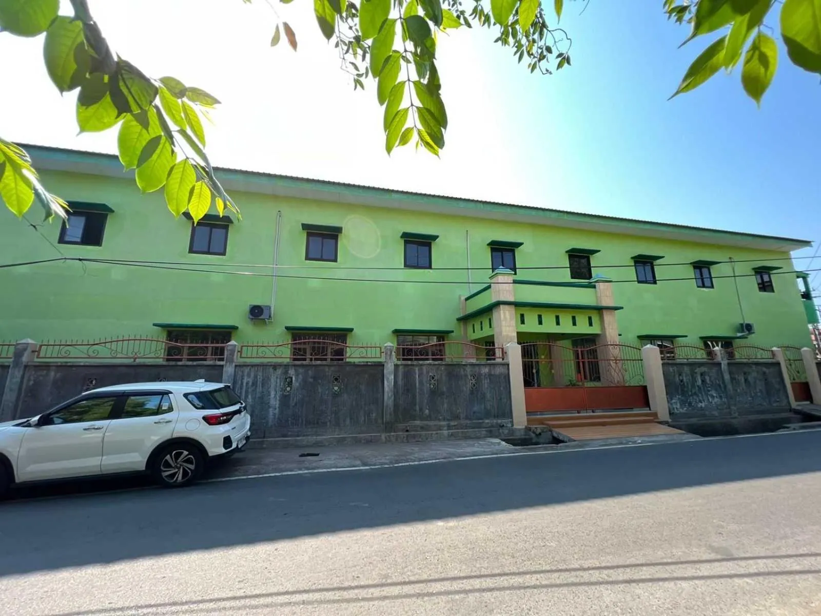 Facade/entrance in Hotel O Kost Gowa Near Gowa