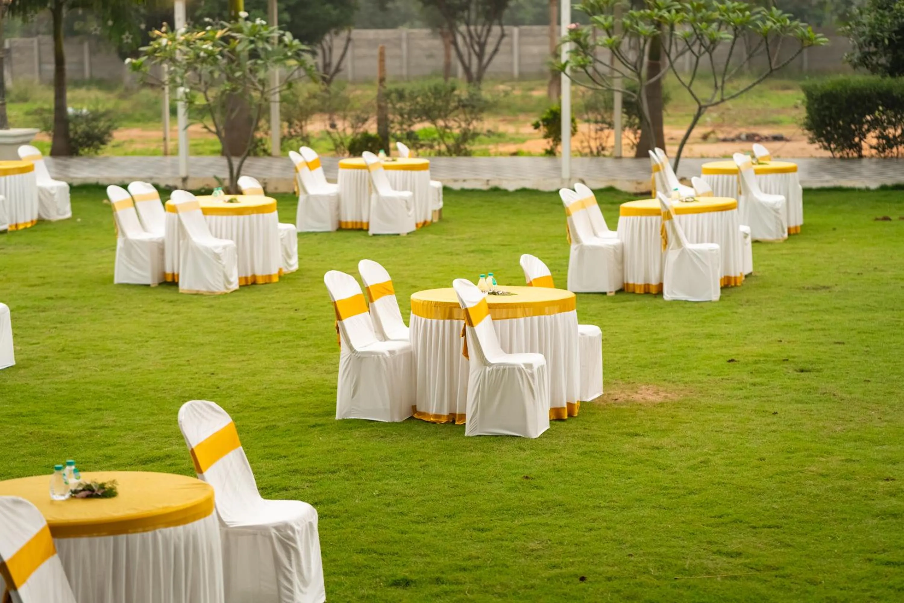 Restaurant/places to eat in CSR Landmark Resorts