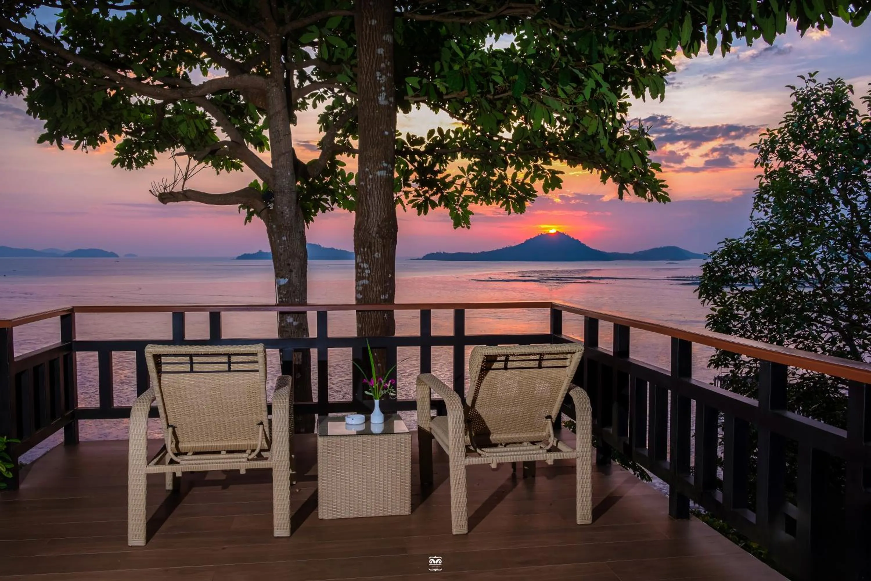 Day in Victoria Cliff Hotel & Resort, Kawthaung