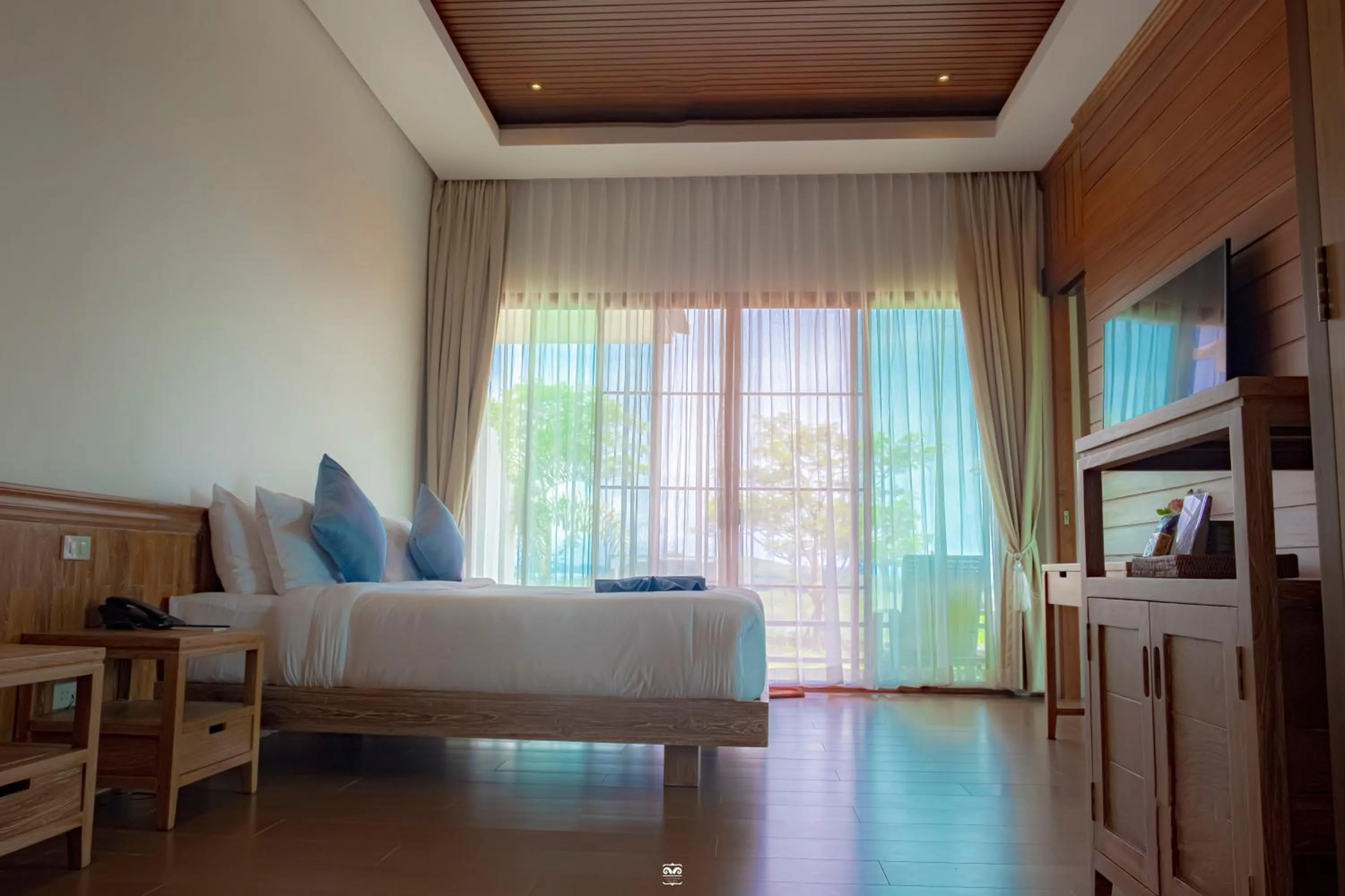 Communal lounge/ TV room, Bed in Victoria Cliff Hotel & Resort, Kawthaung