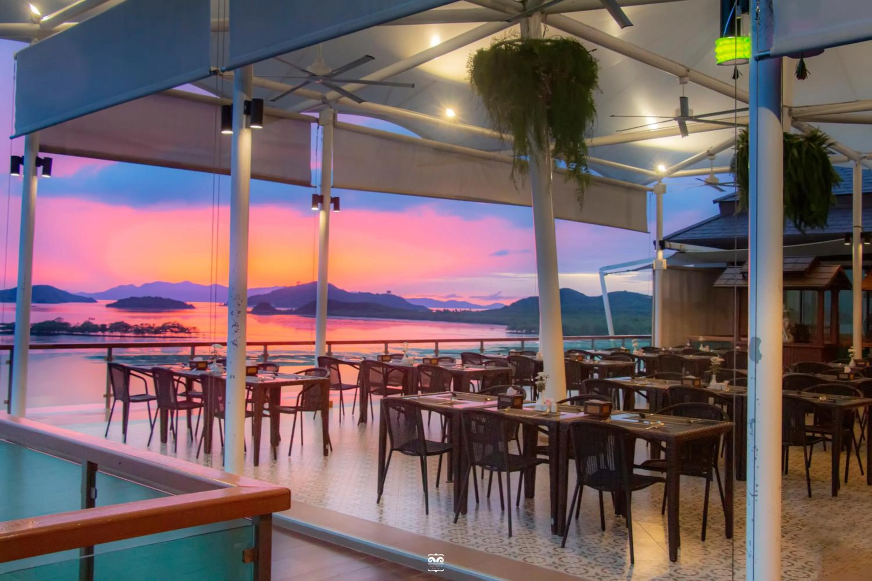 Restaurant/places to eat in Victoria Cliff Hotel & Resort, Kawthaung