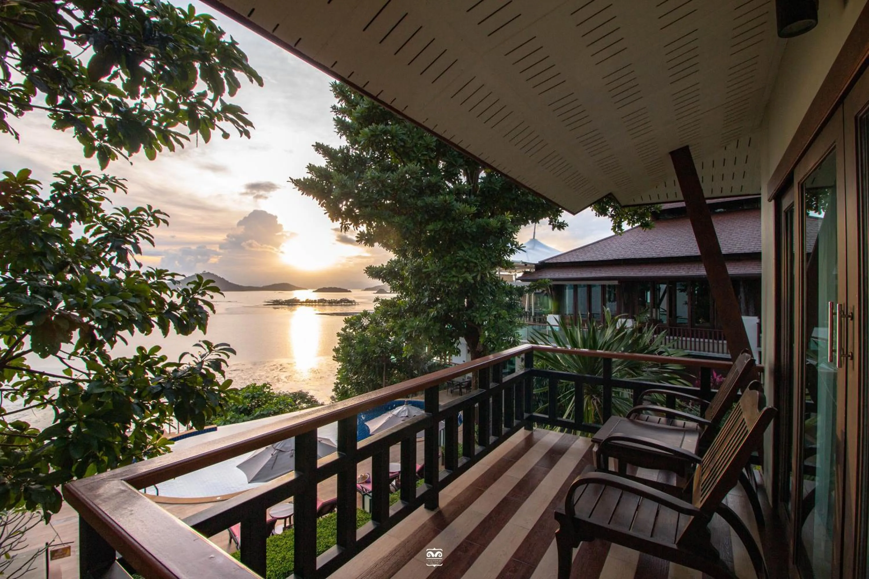 Patio in Victoria Cliff Hotel & Resort, Kawthaung