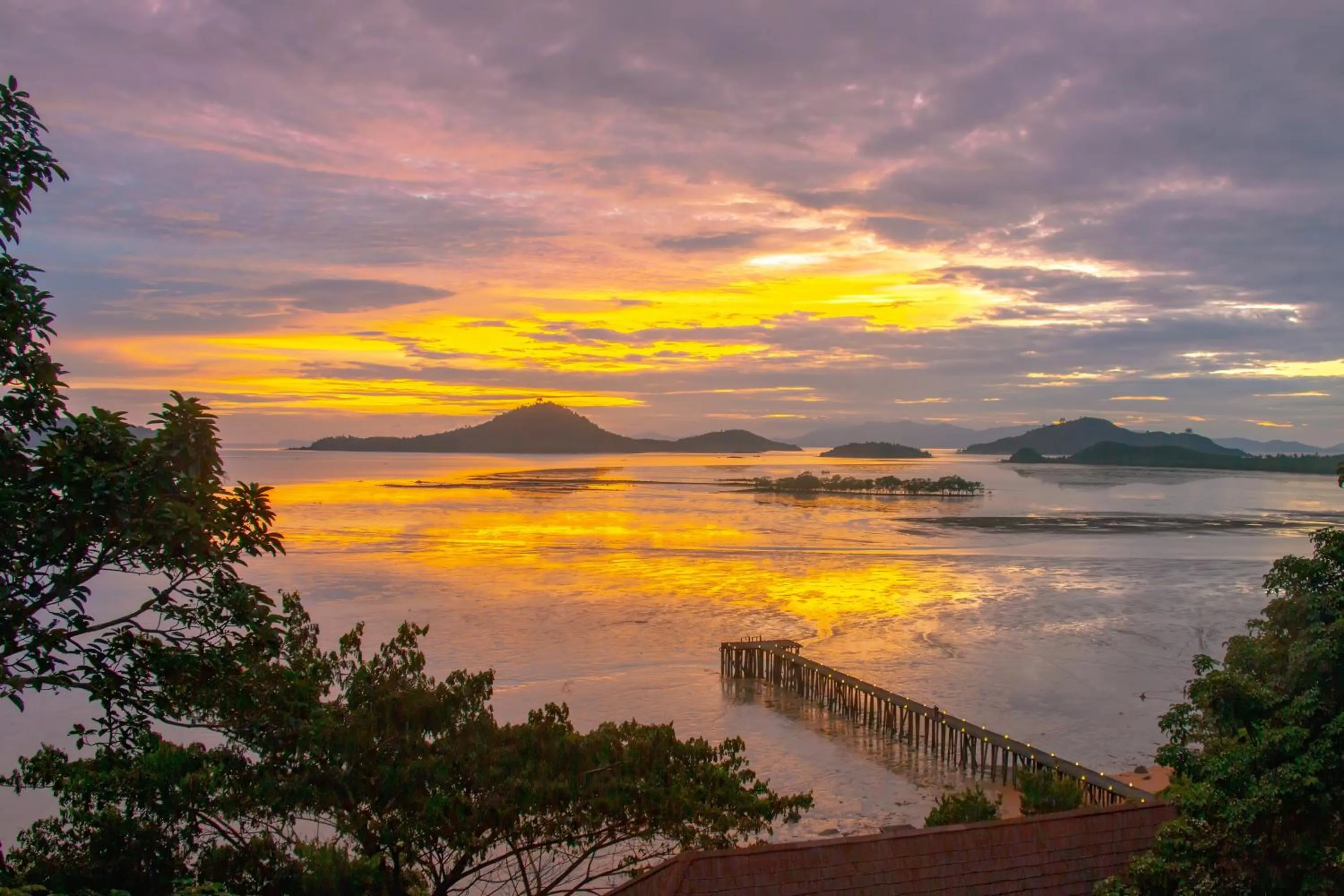 Beach in Victoria Cliff Hotel & Resort, Kawthaung