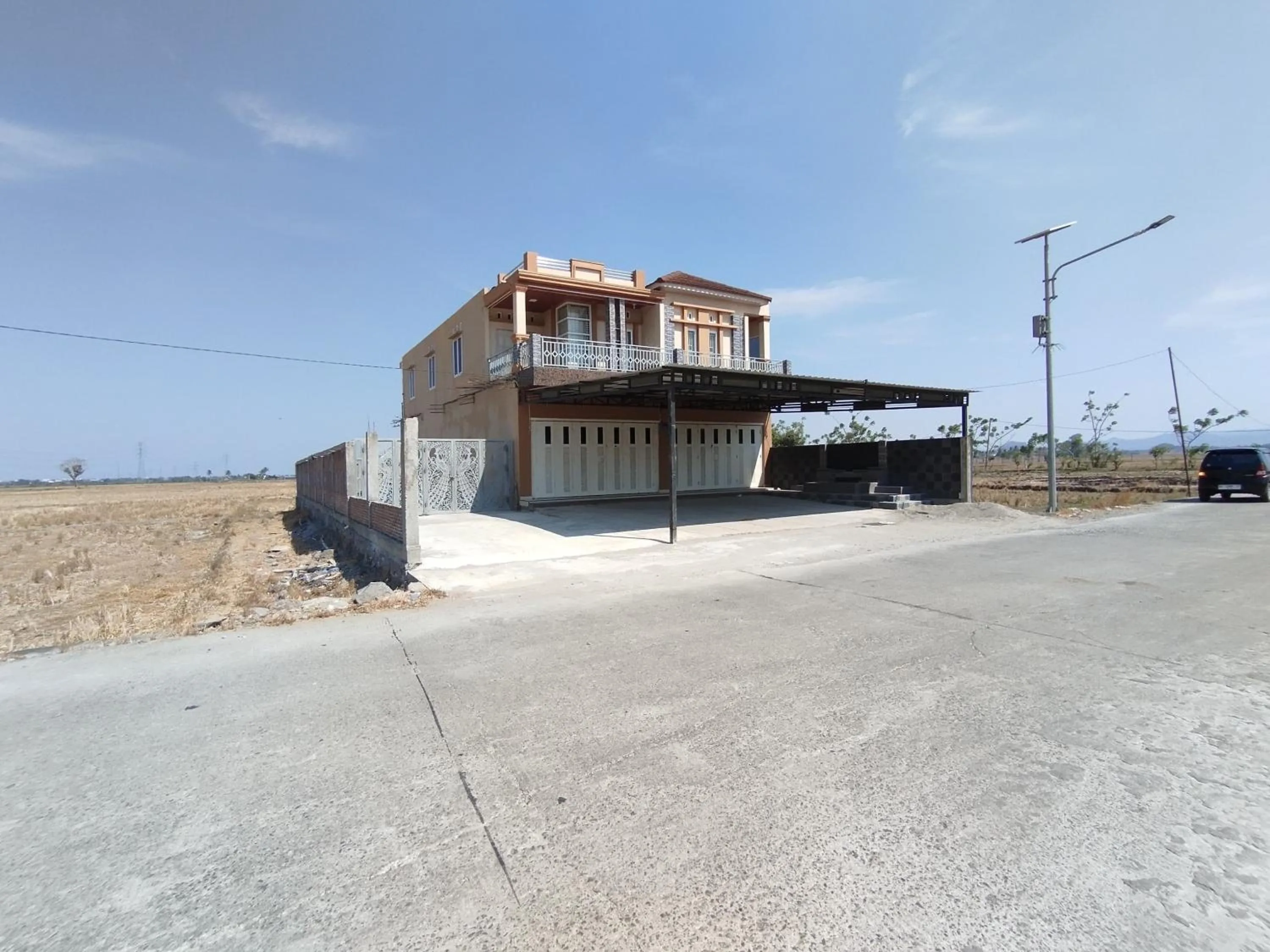 Property building in Hotel O Penginapan Musafir Syariah Near Paramount Woman & Childern's Hospital