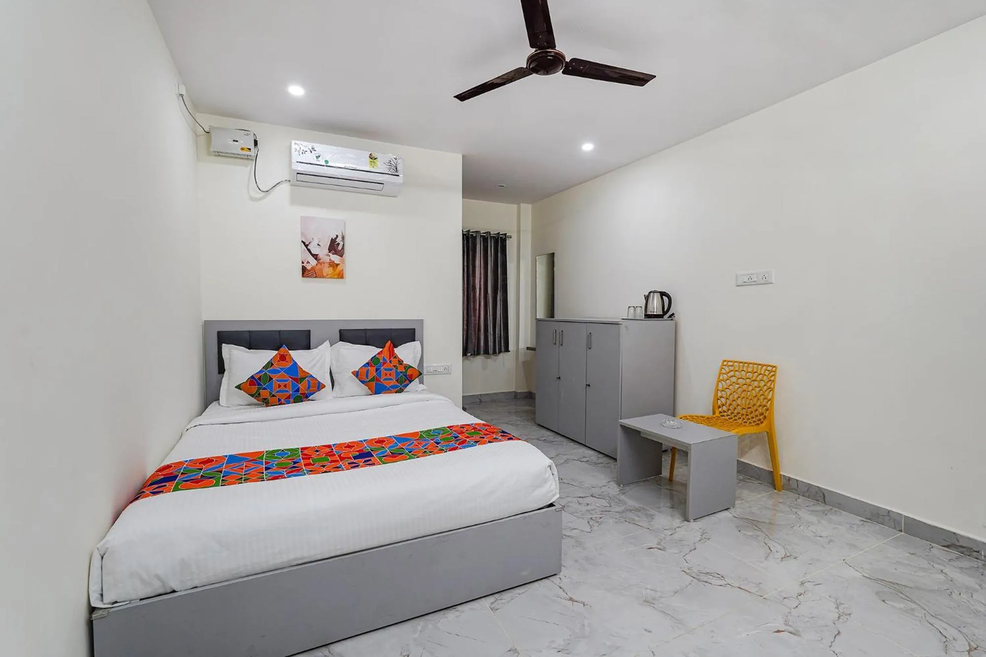 Bed in FabHotel Ivory Pearl - Nr Sony Signal