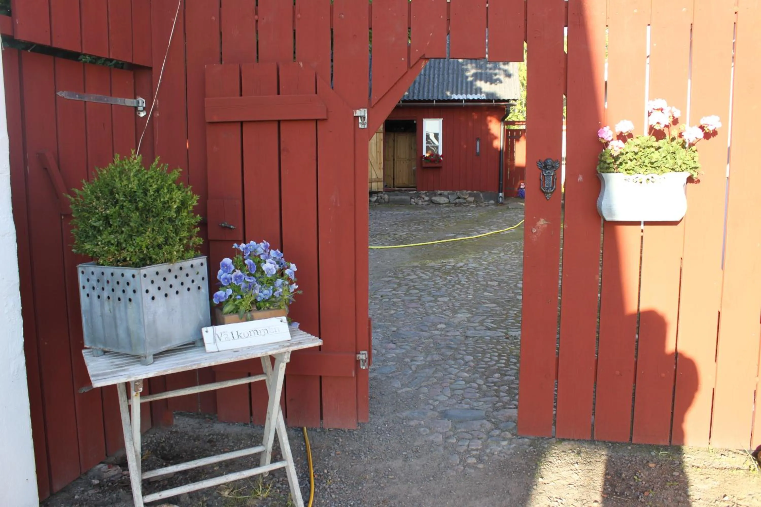 Facade/entrance in Rönnås Lada