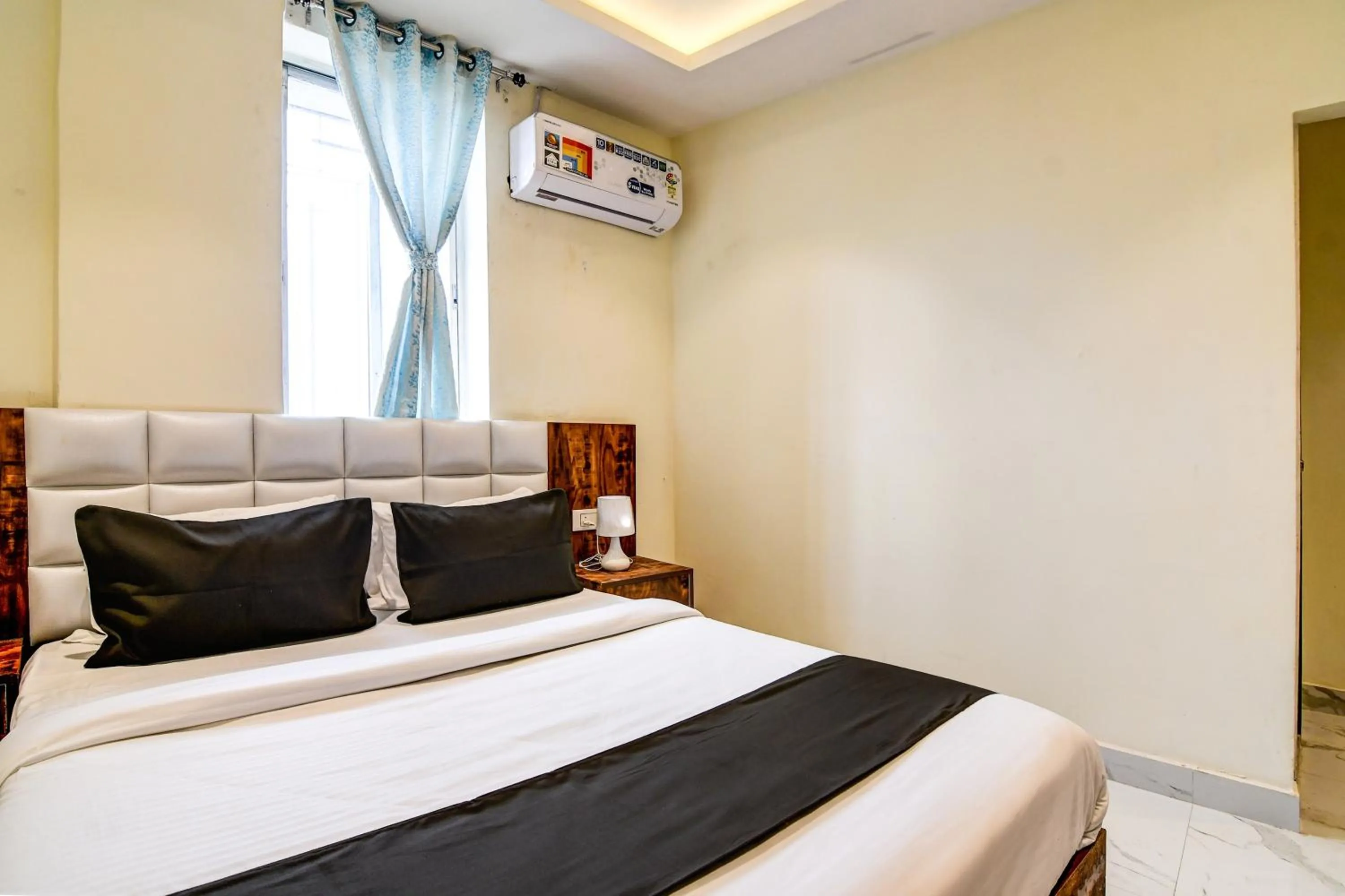 Bedroom, Bed in Collection O The Hastings Club