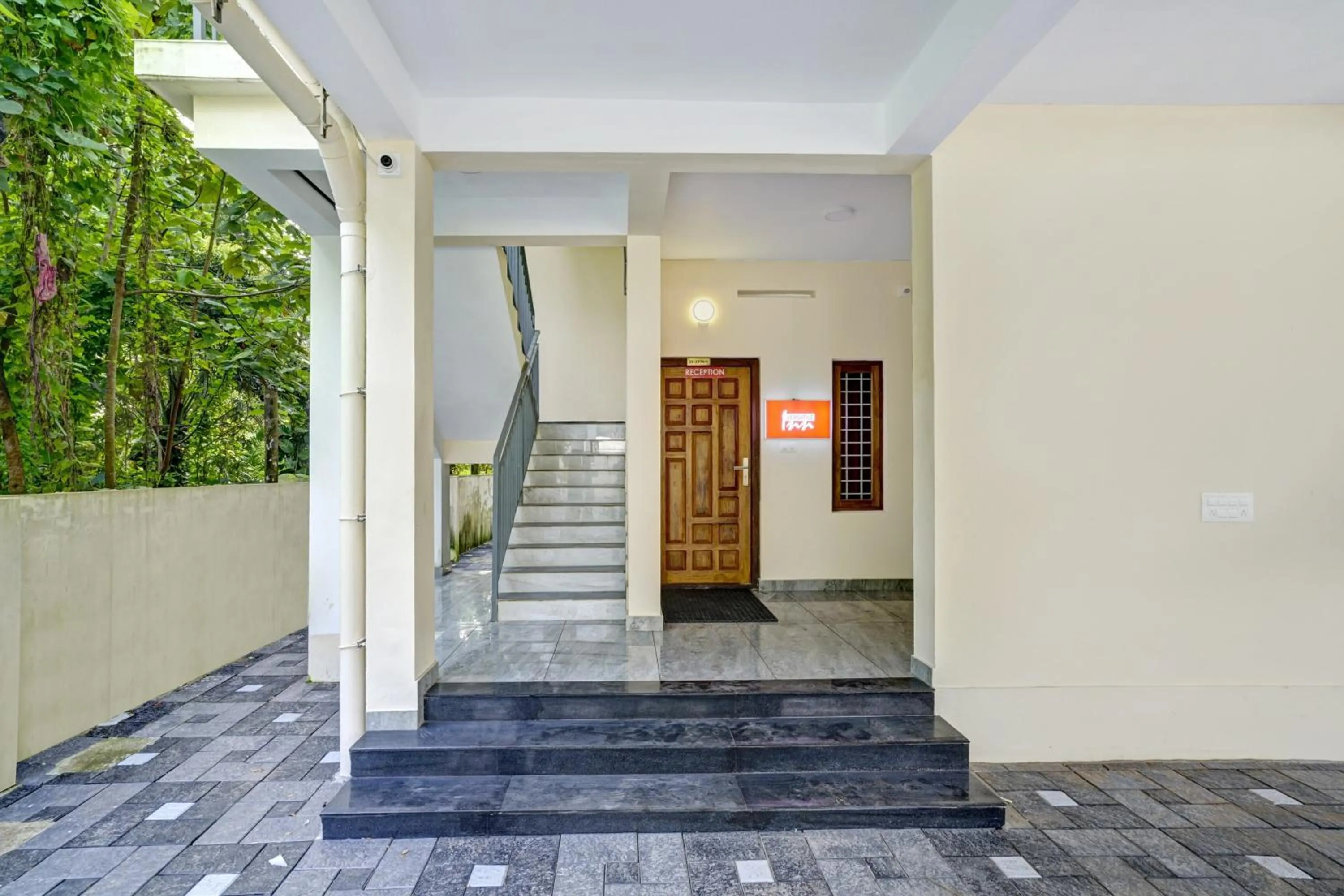 Facade/entrance in Hotel O Versatile Inn