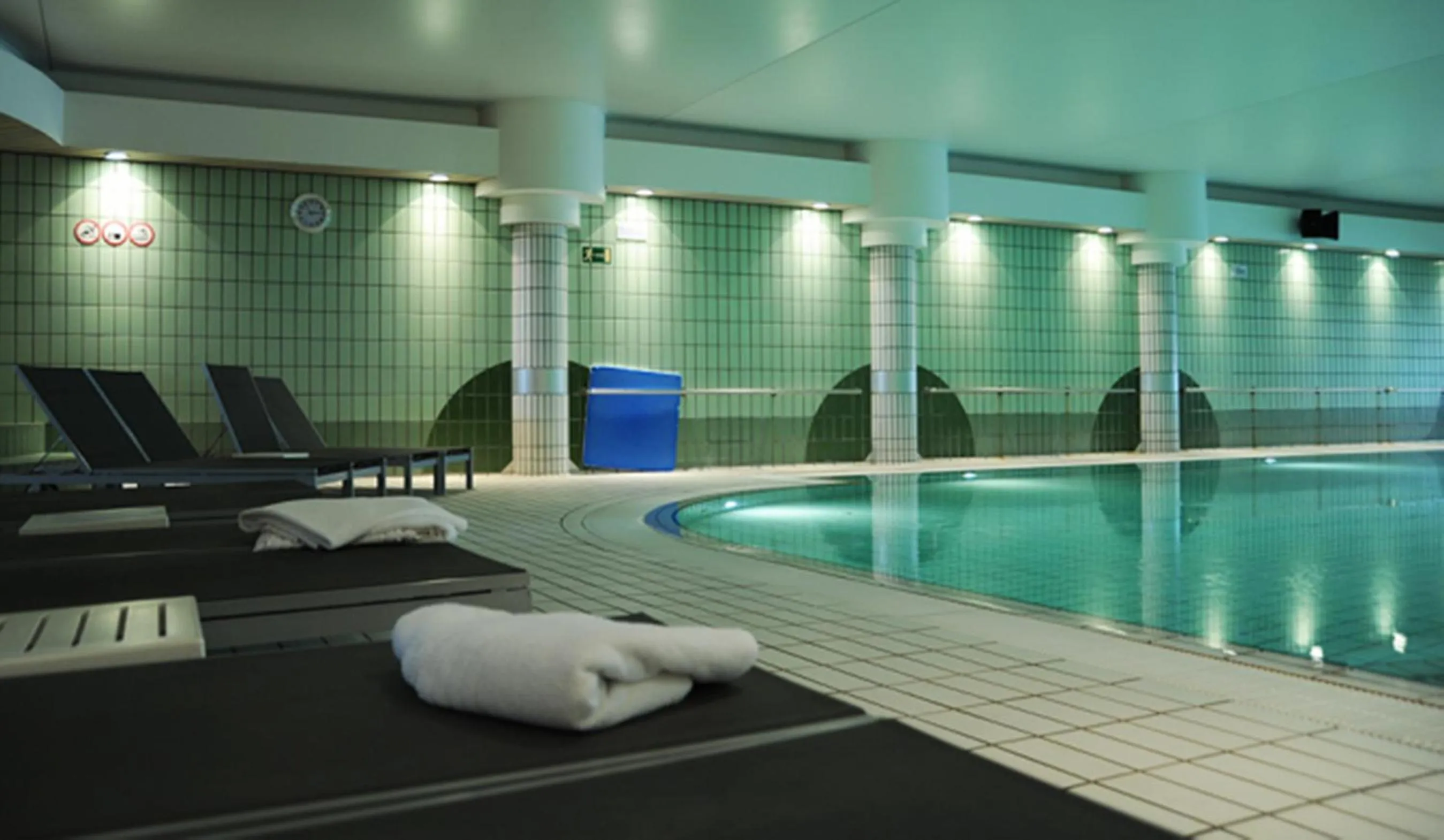 Swimming pool in Vayamundo Oostende