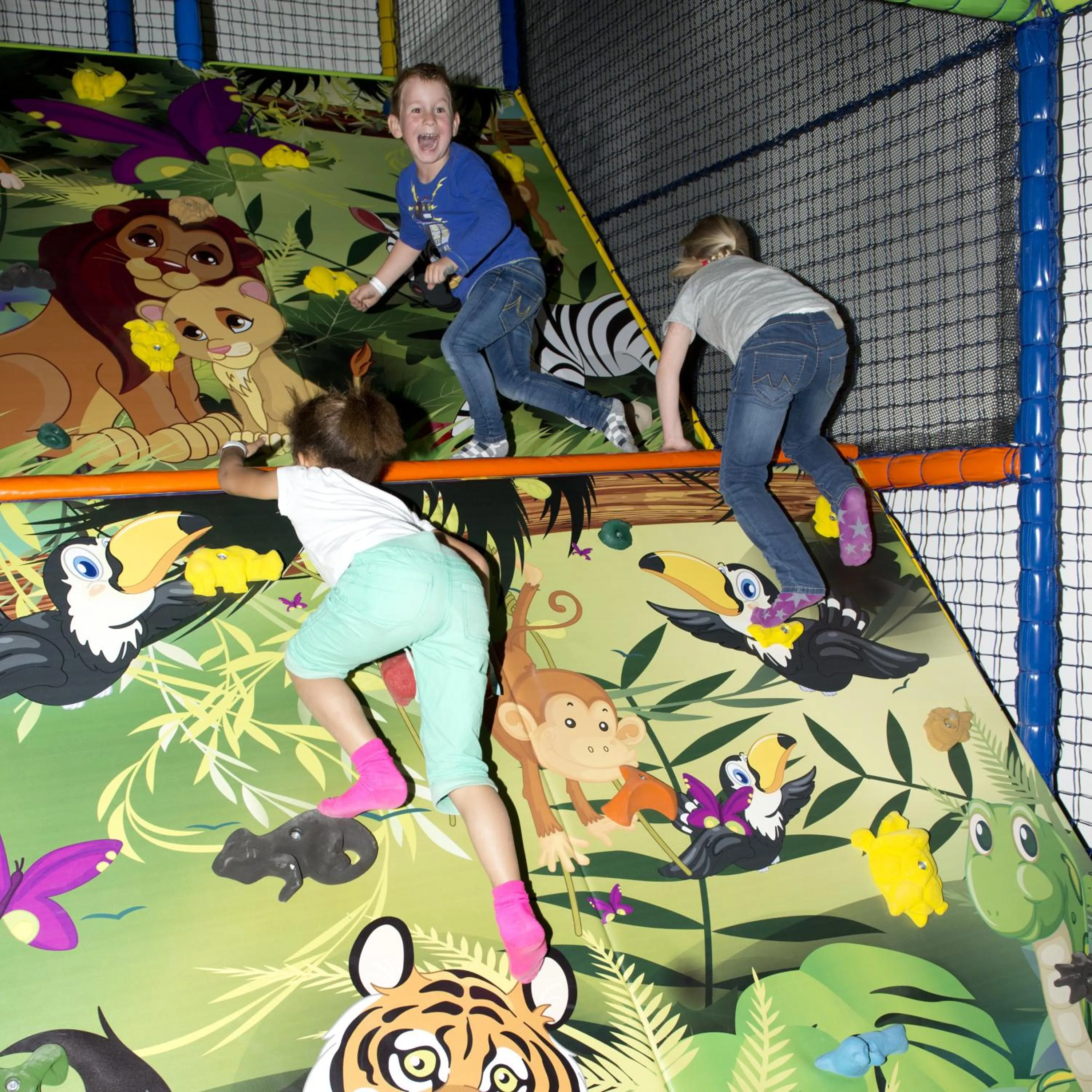 People in Vayamundo Oostende