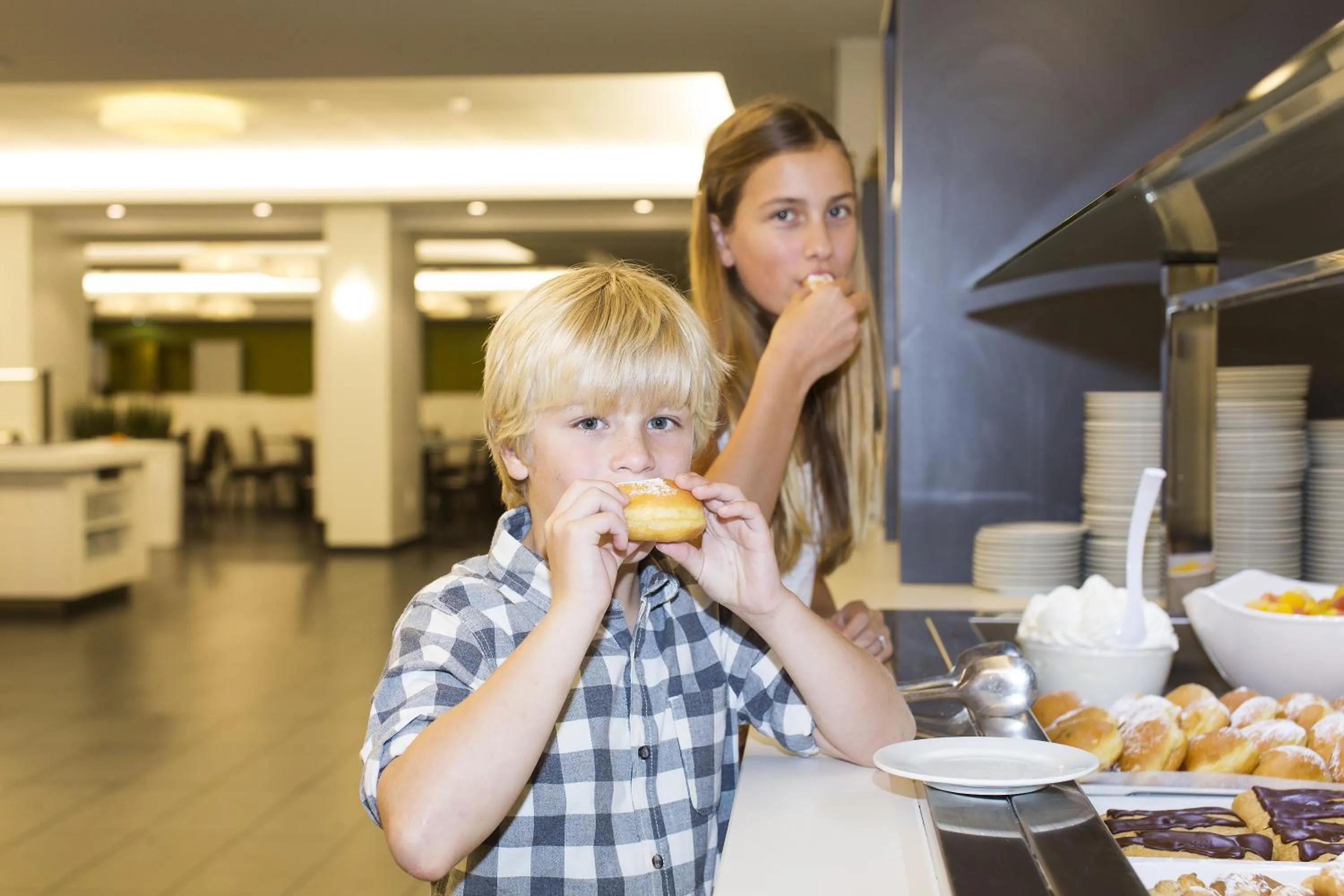 People in Vayamundo Oostende
