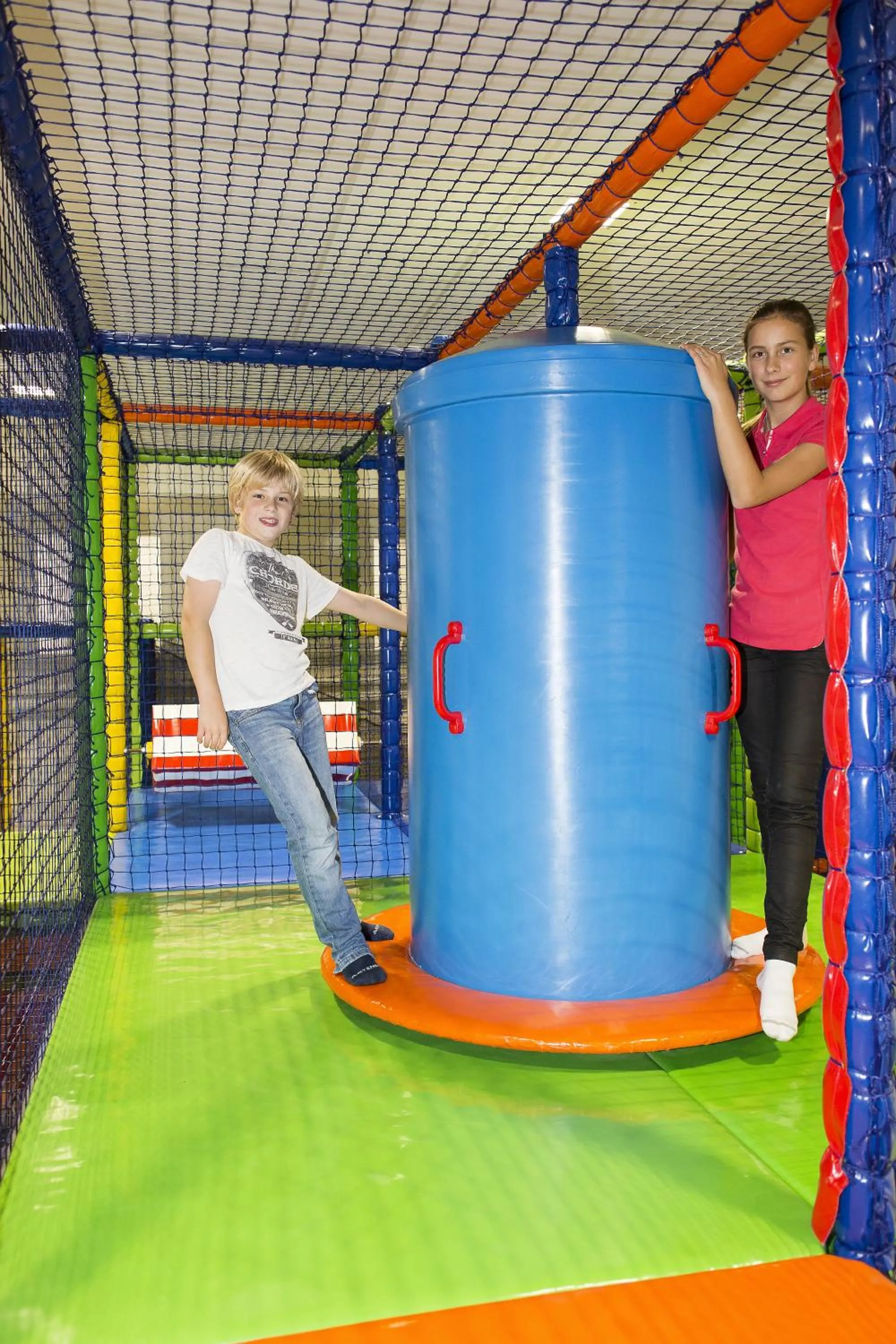 People in Vayamundo Oostende