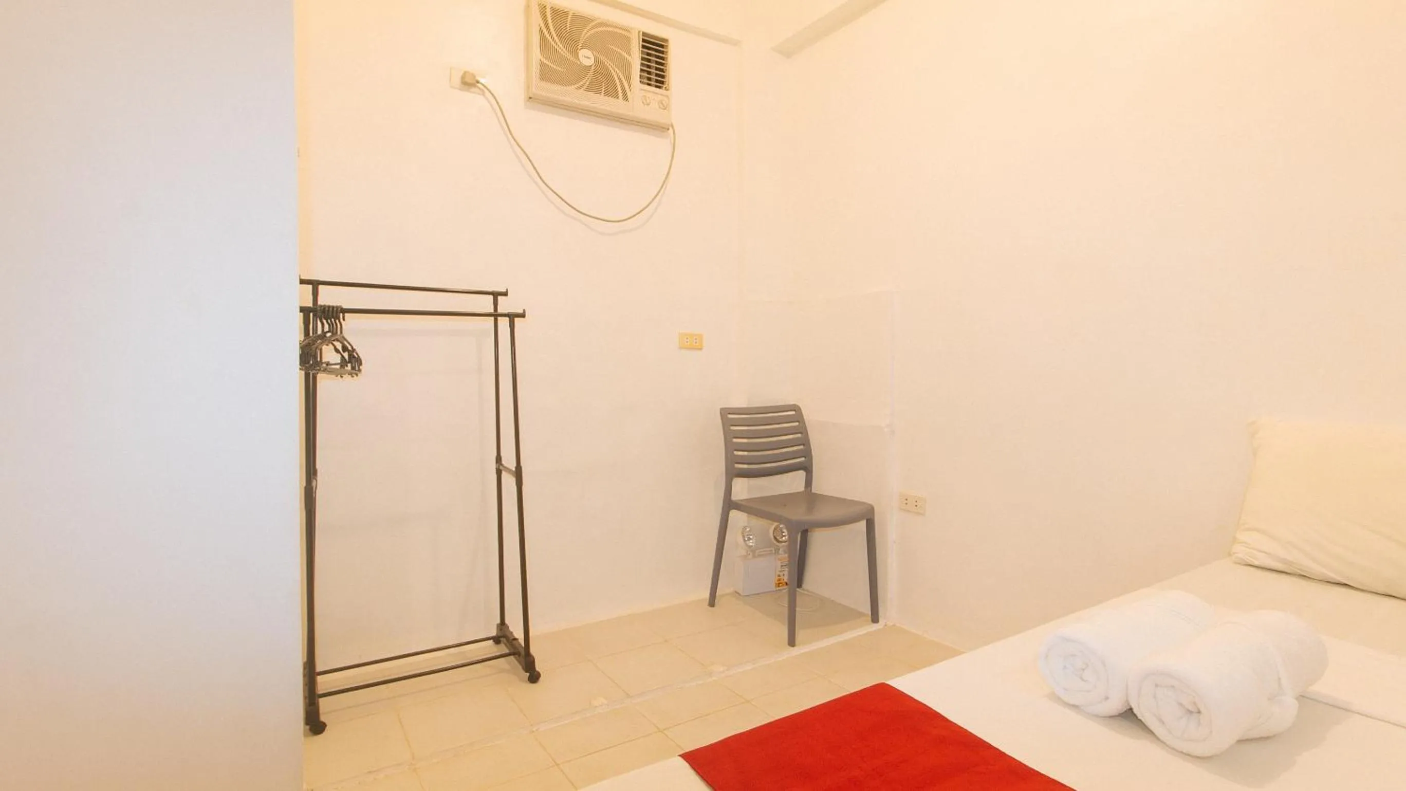 Bedroom in RedDoorz @ The Central Inn Boracay Island