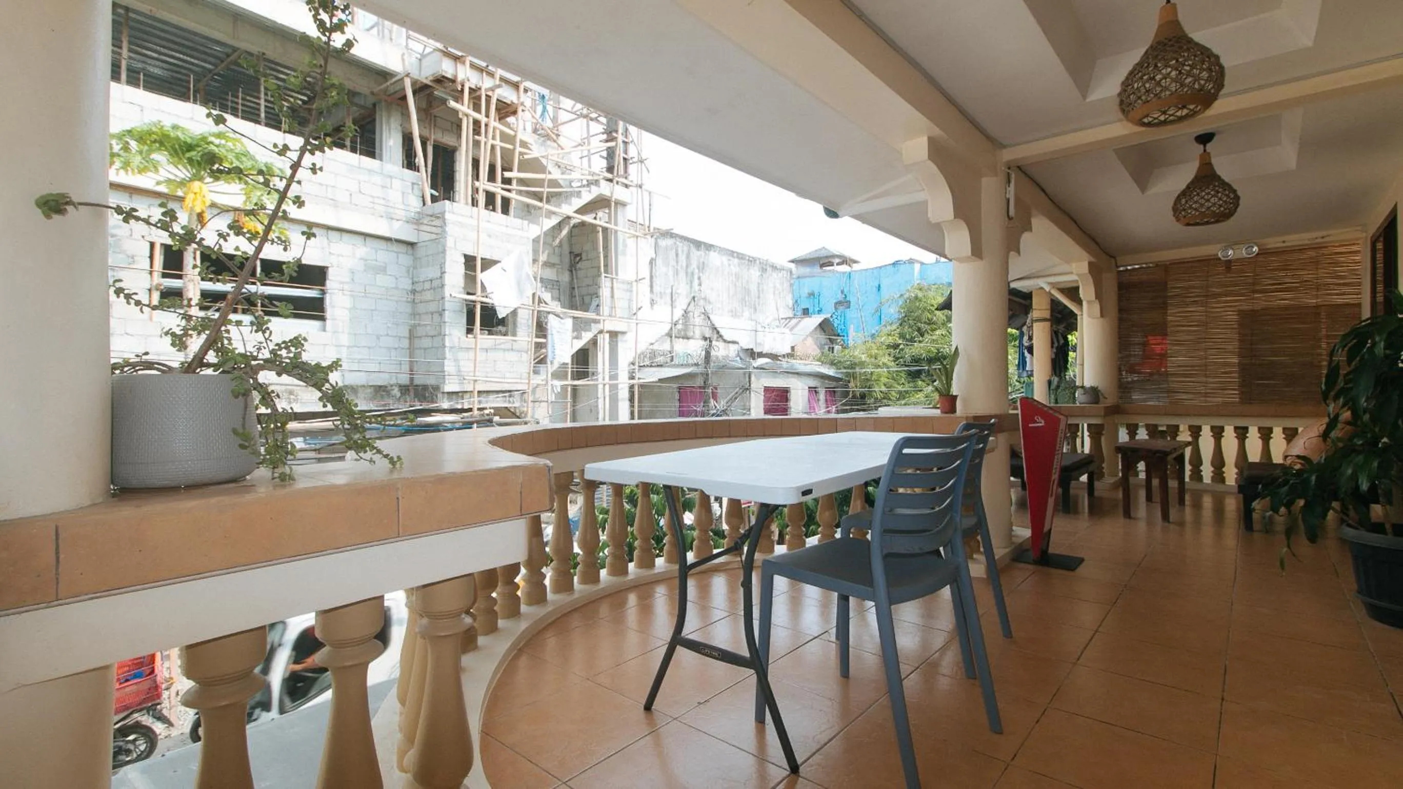 Property building in RedDoorz @ The Central Inn Boracay Island