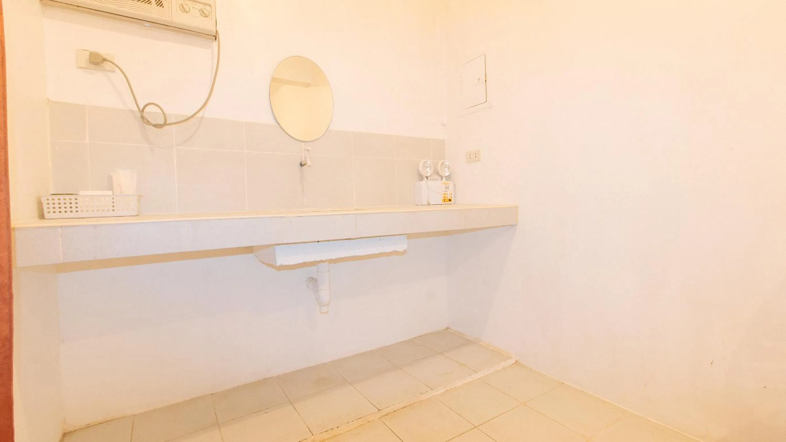 Bathroom in RedDoorz @ The Central Inn Boracay Island