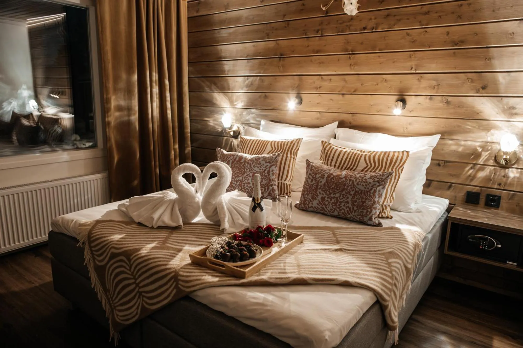 Bed in Aito Igloo & Spa Resort