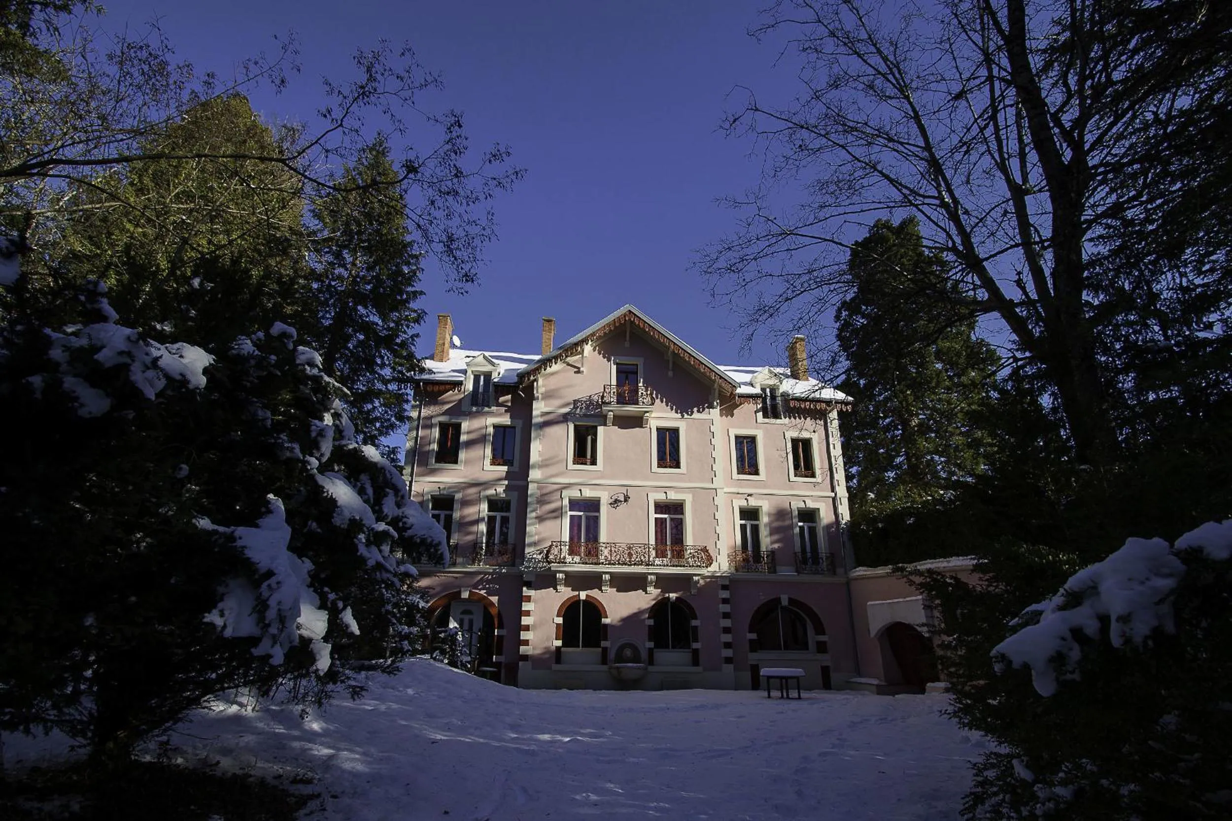 Winter in Hotel La Font Vineuse & Spa