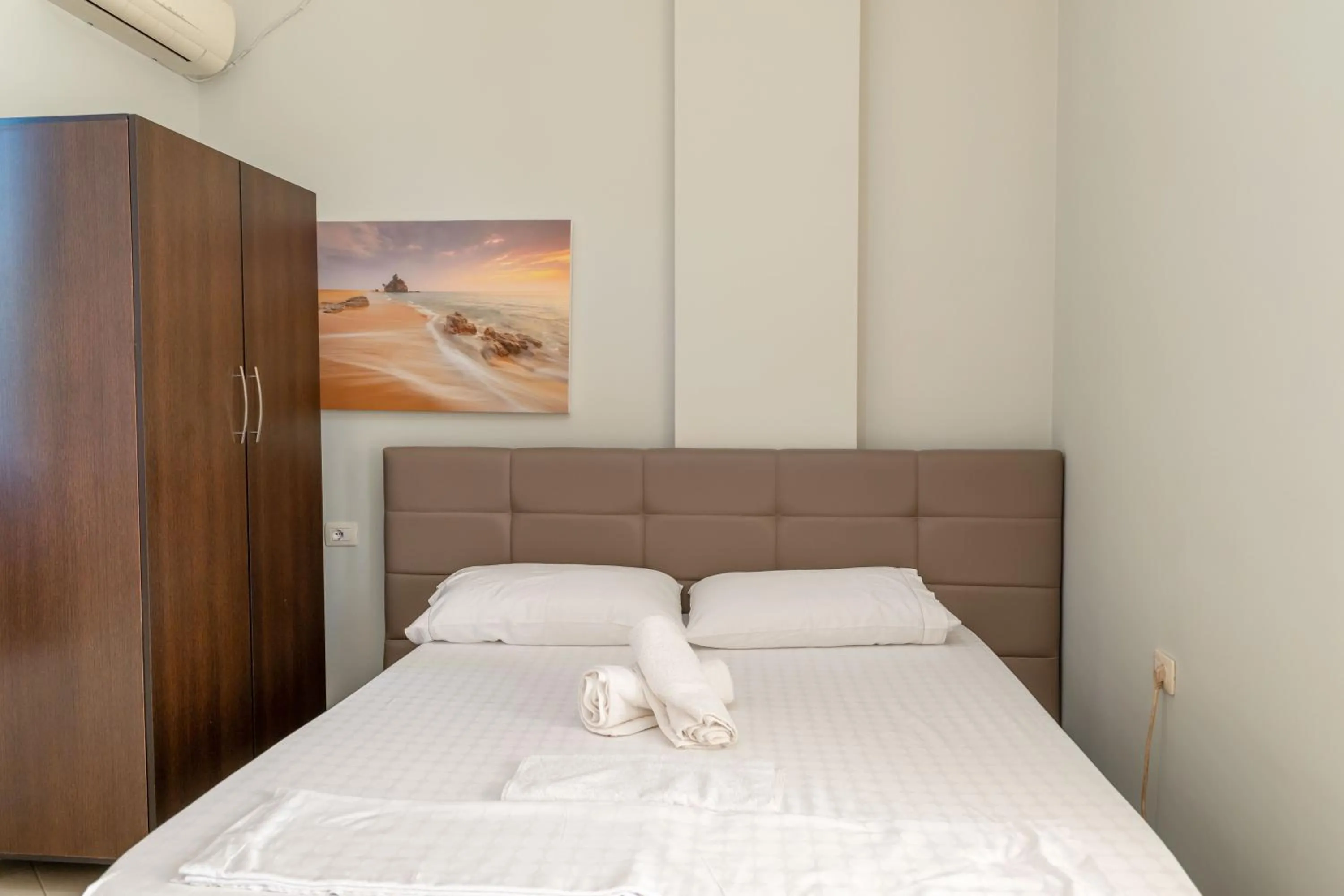 Photo of the whole room, Bed in Hotel Ble Ble Vlore