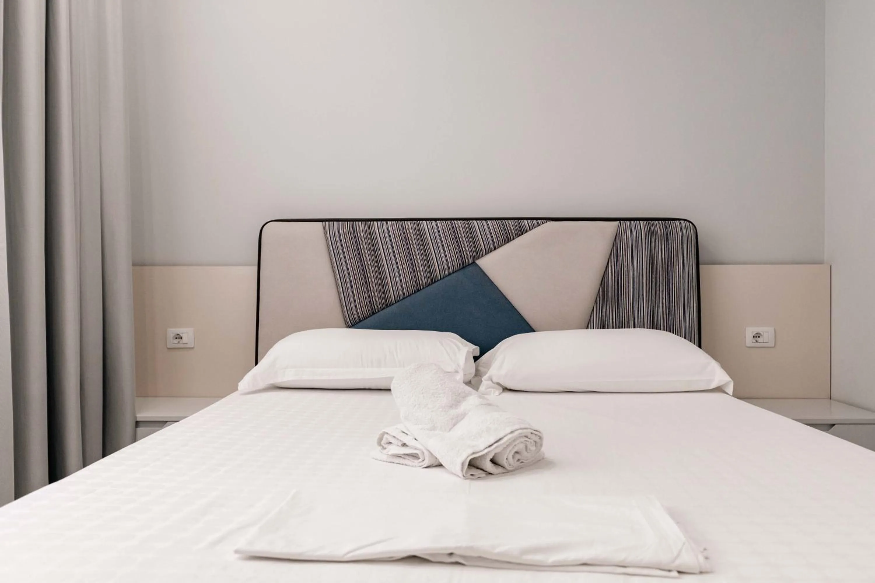 Bedroom, Bed in Hotel Ble Ble Vlore