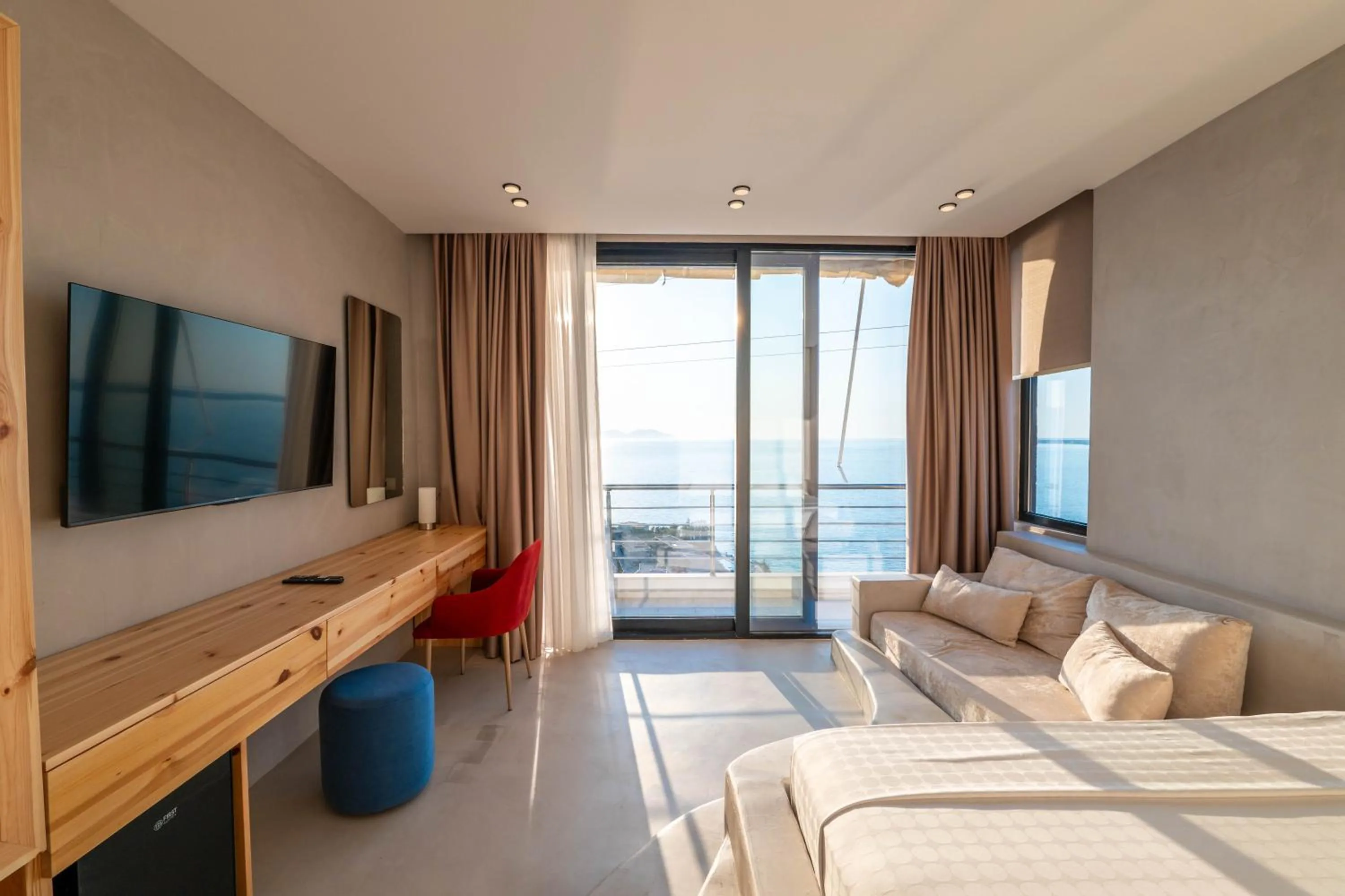 Seating area, Bed in Hotel Ble Ble Vlore