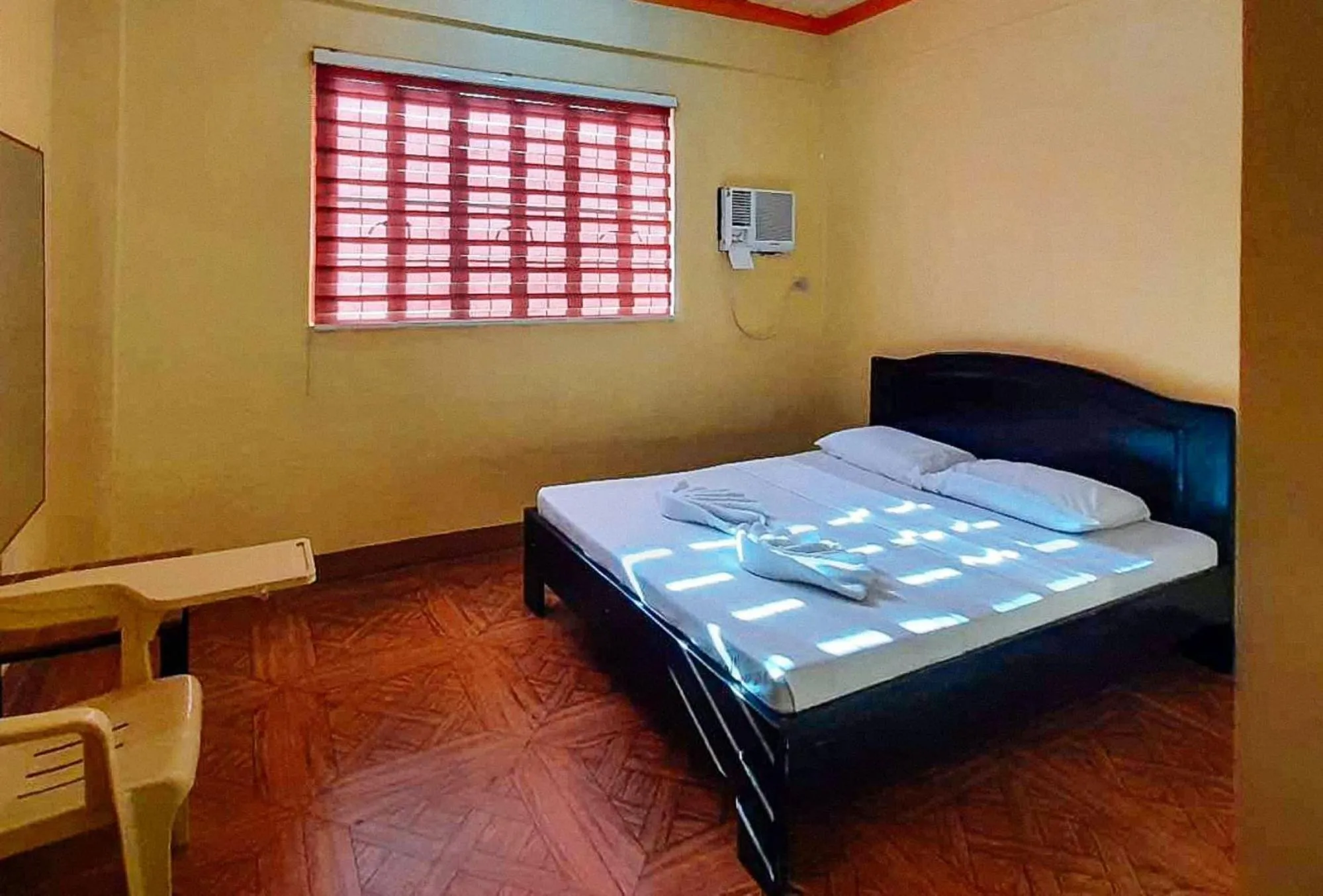 Photo of the whole room, Bed in RedDoorz @ Johsons Pension House Butuan City