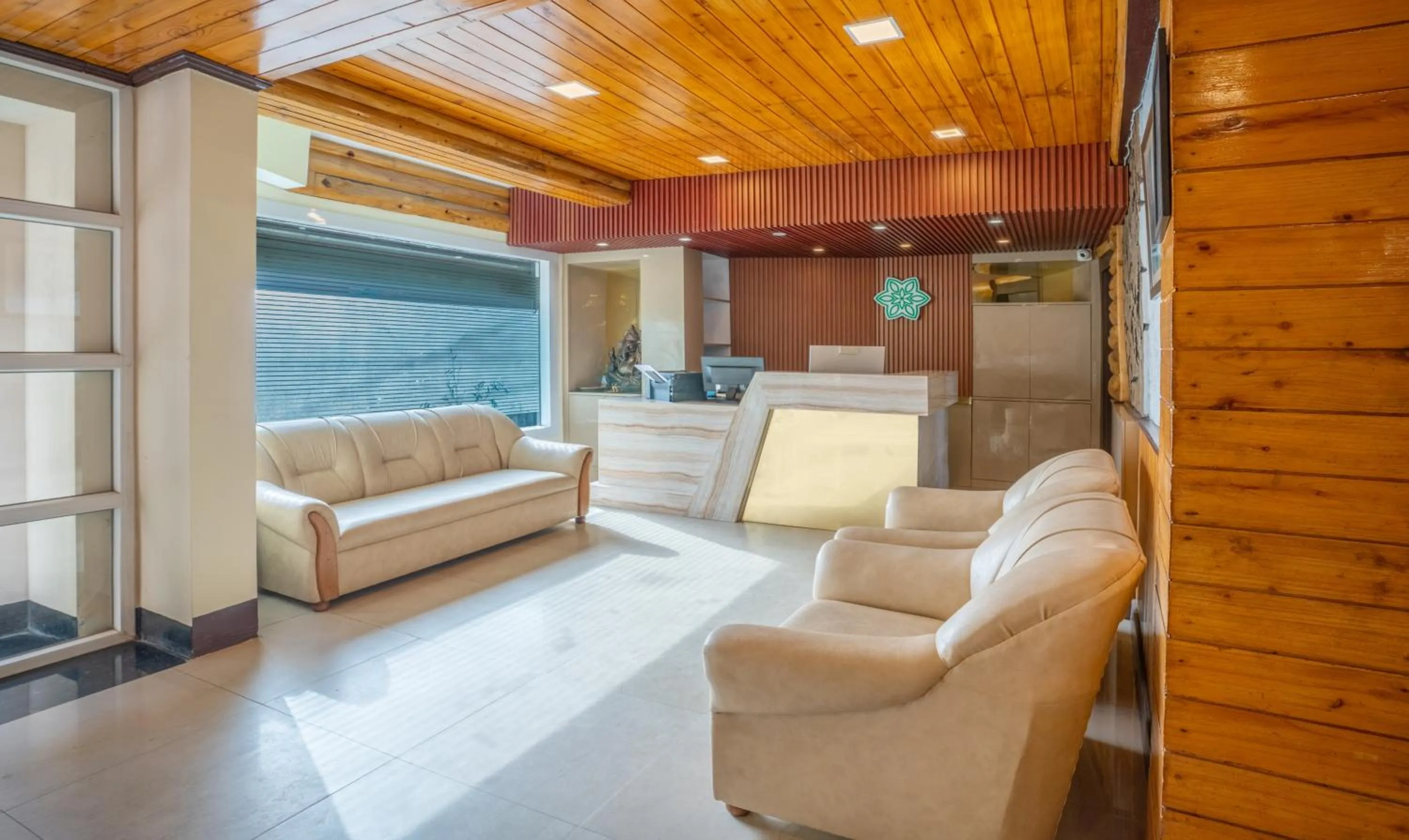 Lobby or reception in Treebo Eeshan Rodhi Resort, Darjeeling