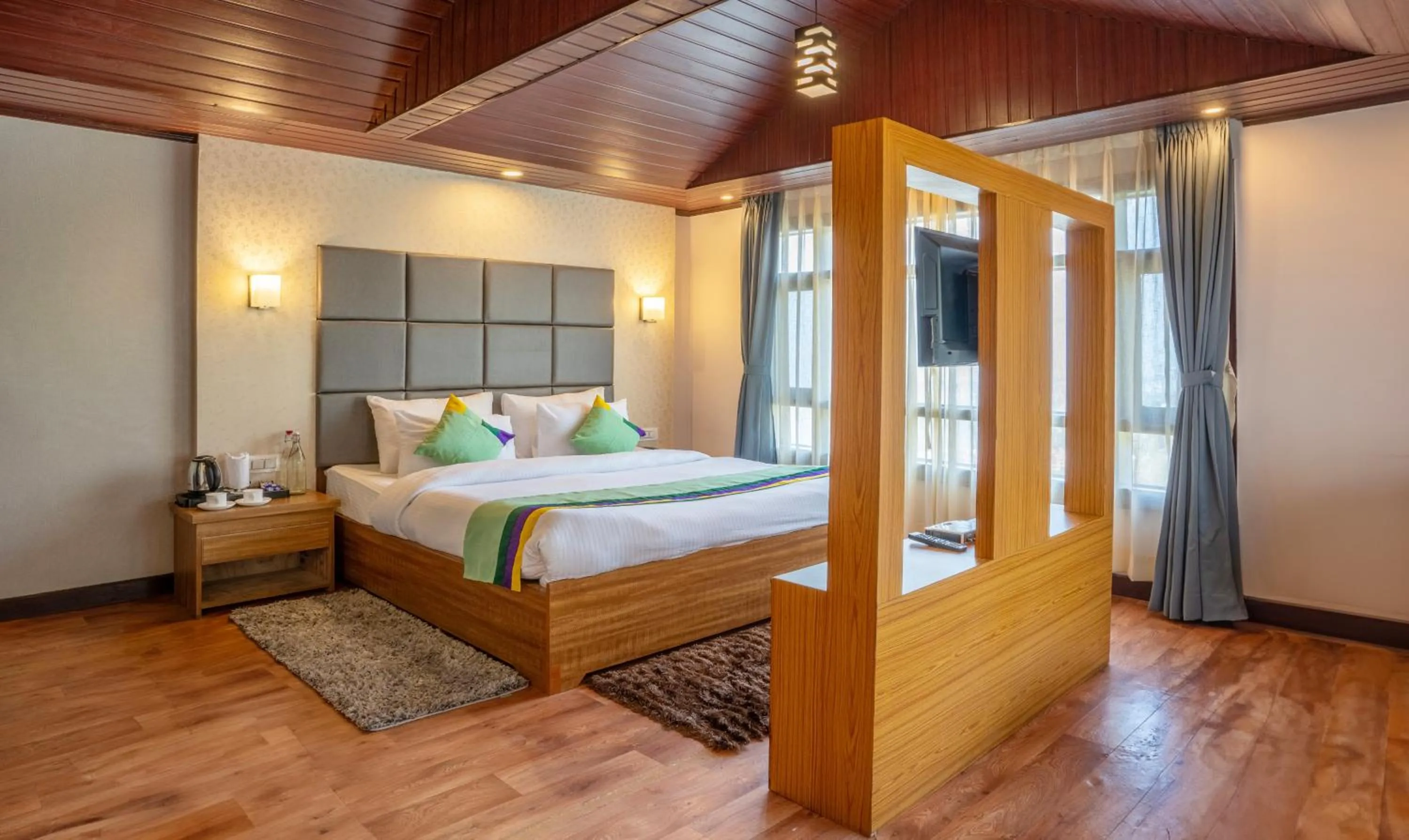 Bedroom, Bed in Treebo Eeshan Rodhi Resort, Darjeeling