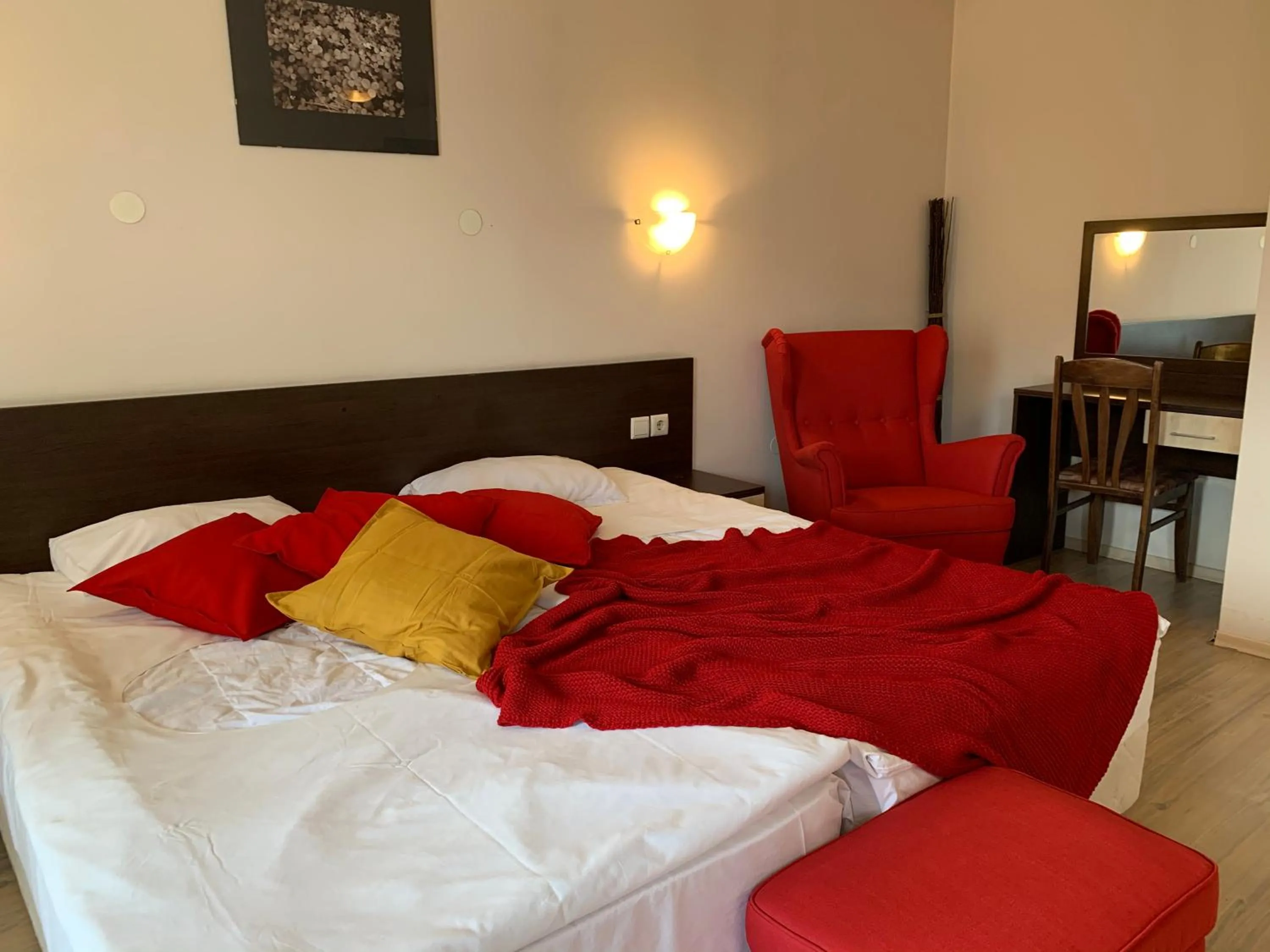 Bedroom, Bed in Banderitsa Apartment 1