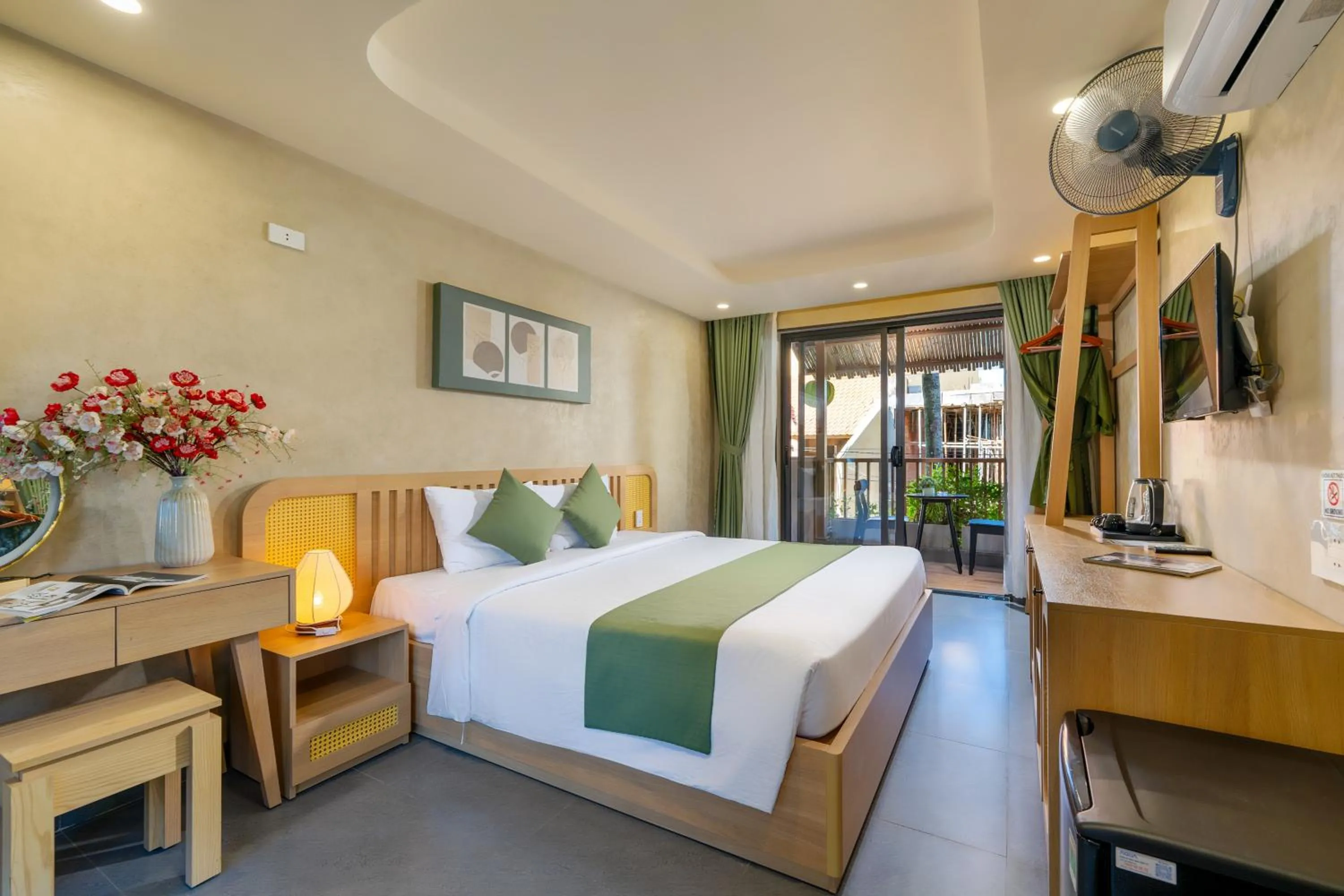 Bed in The Linh Seaside Villa Hoi An