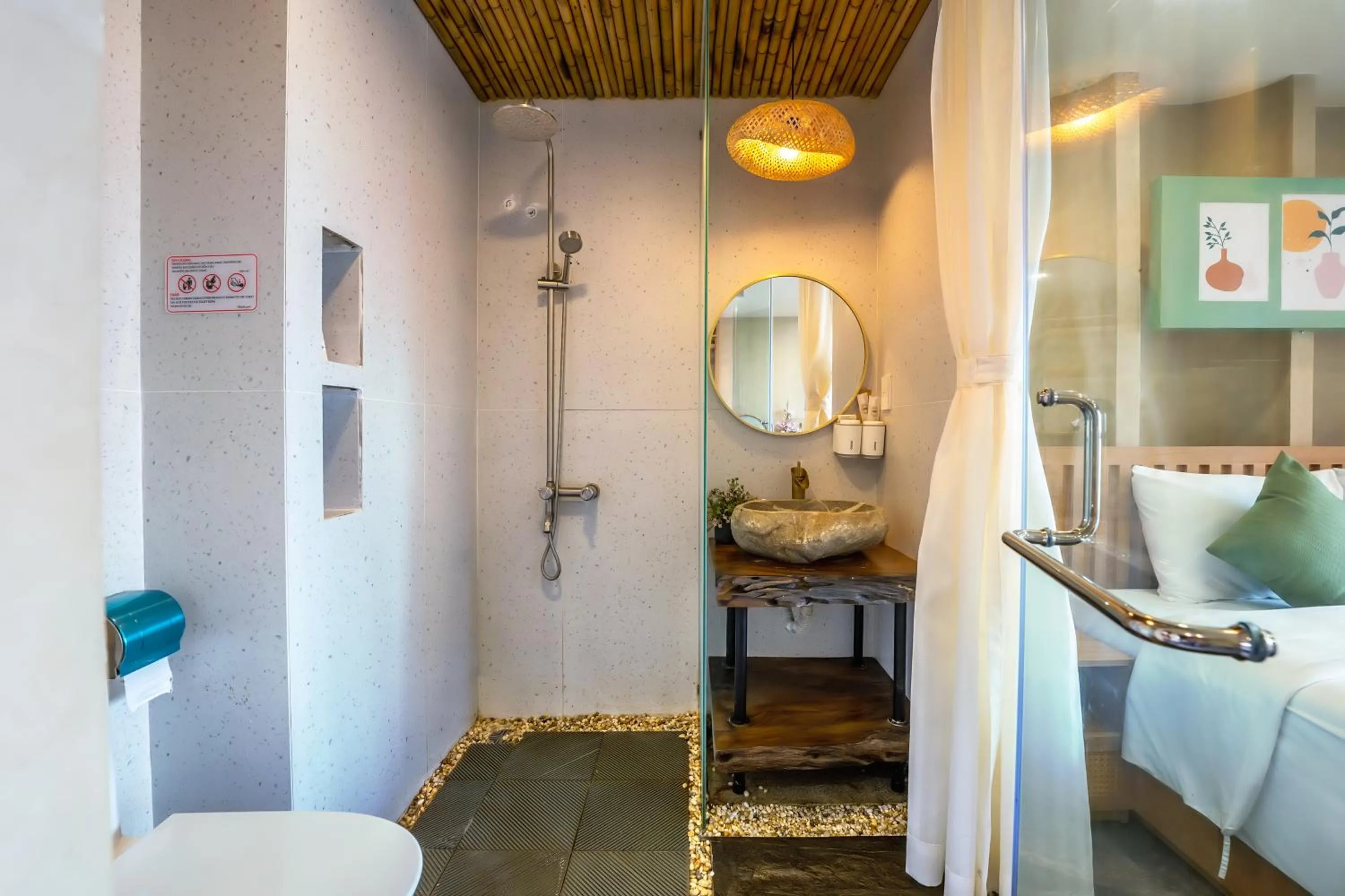 Bathroom in The Linh Seaside Villa Hoi An