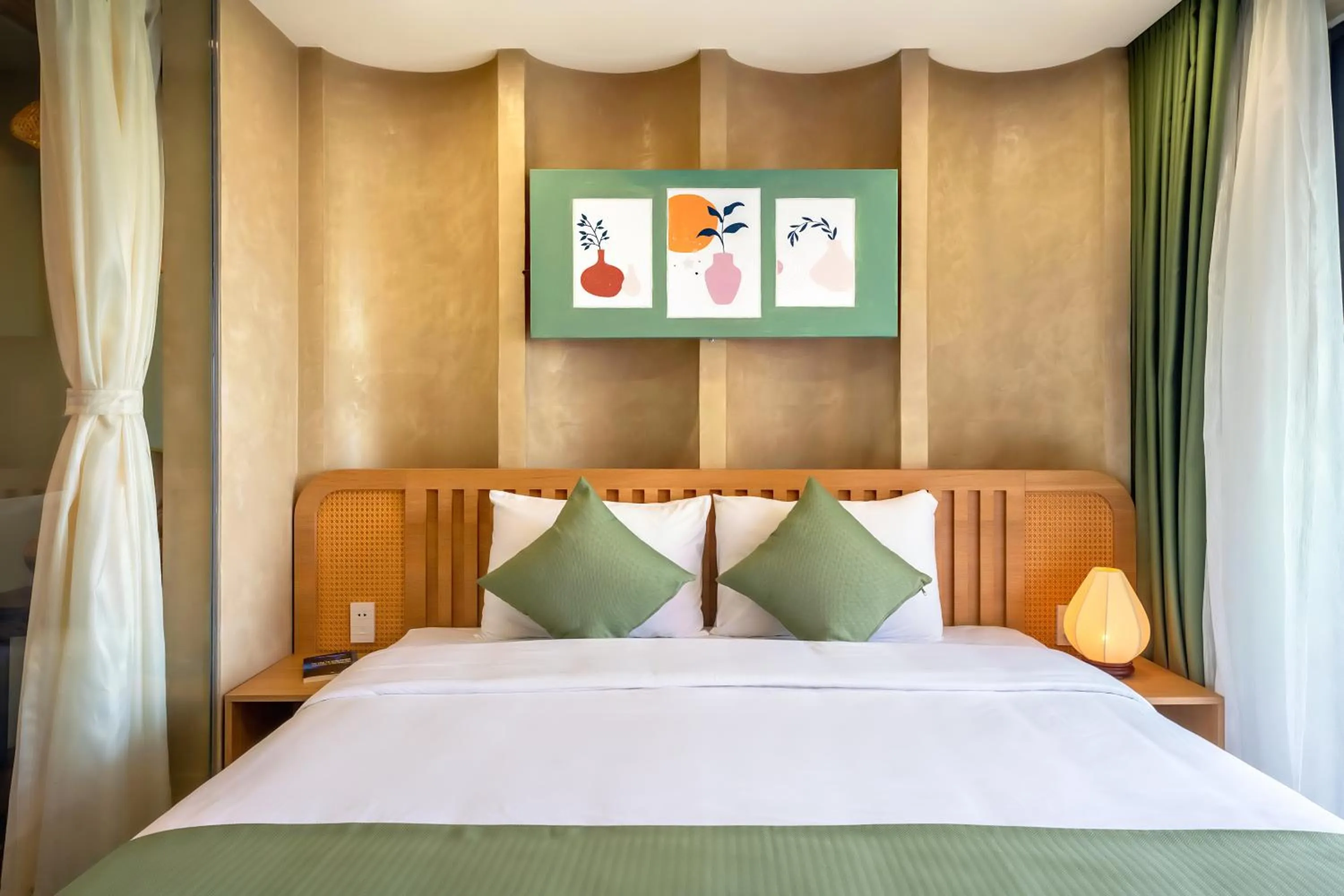 Bed in The Linh Seaside Villa Hoi An