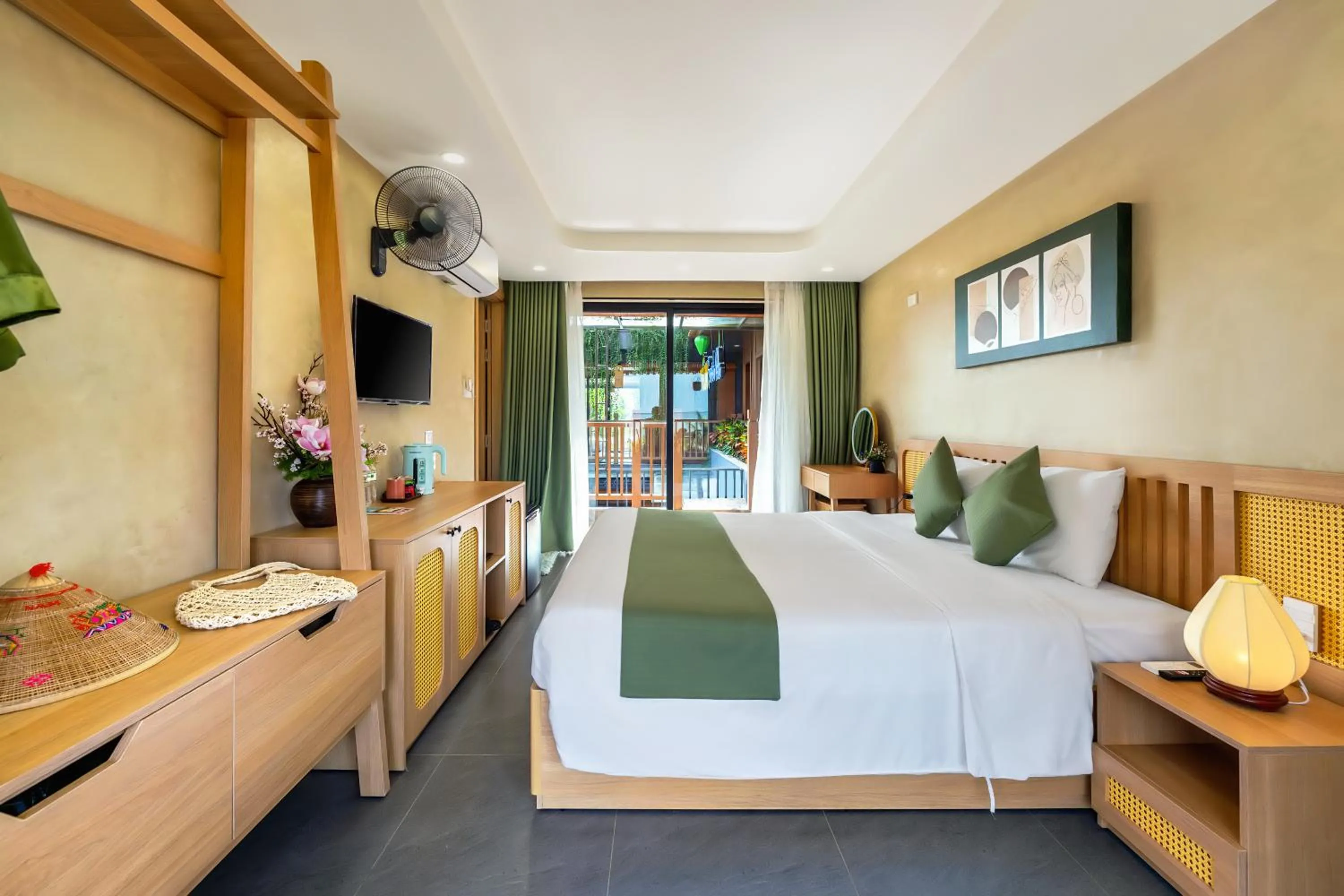 Bed in The Linh Seaside Villa Hoi An