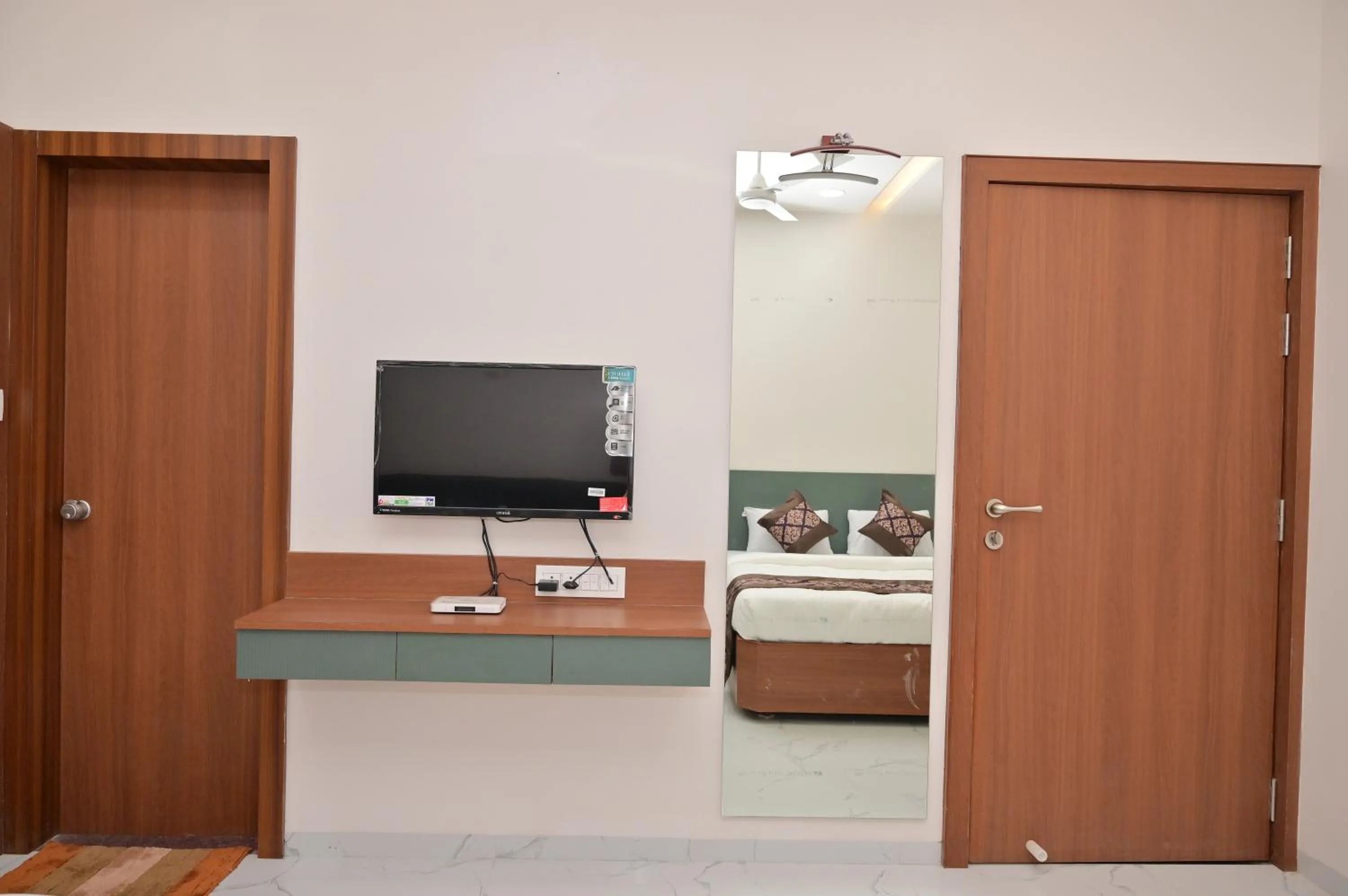 TV and multimedia, Bed in Hotel D Square