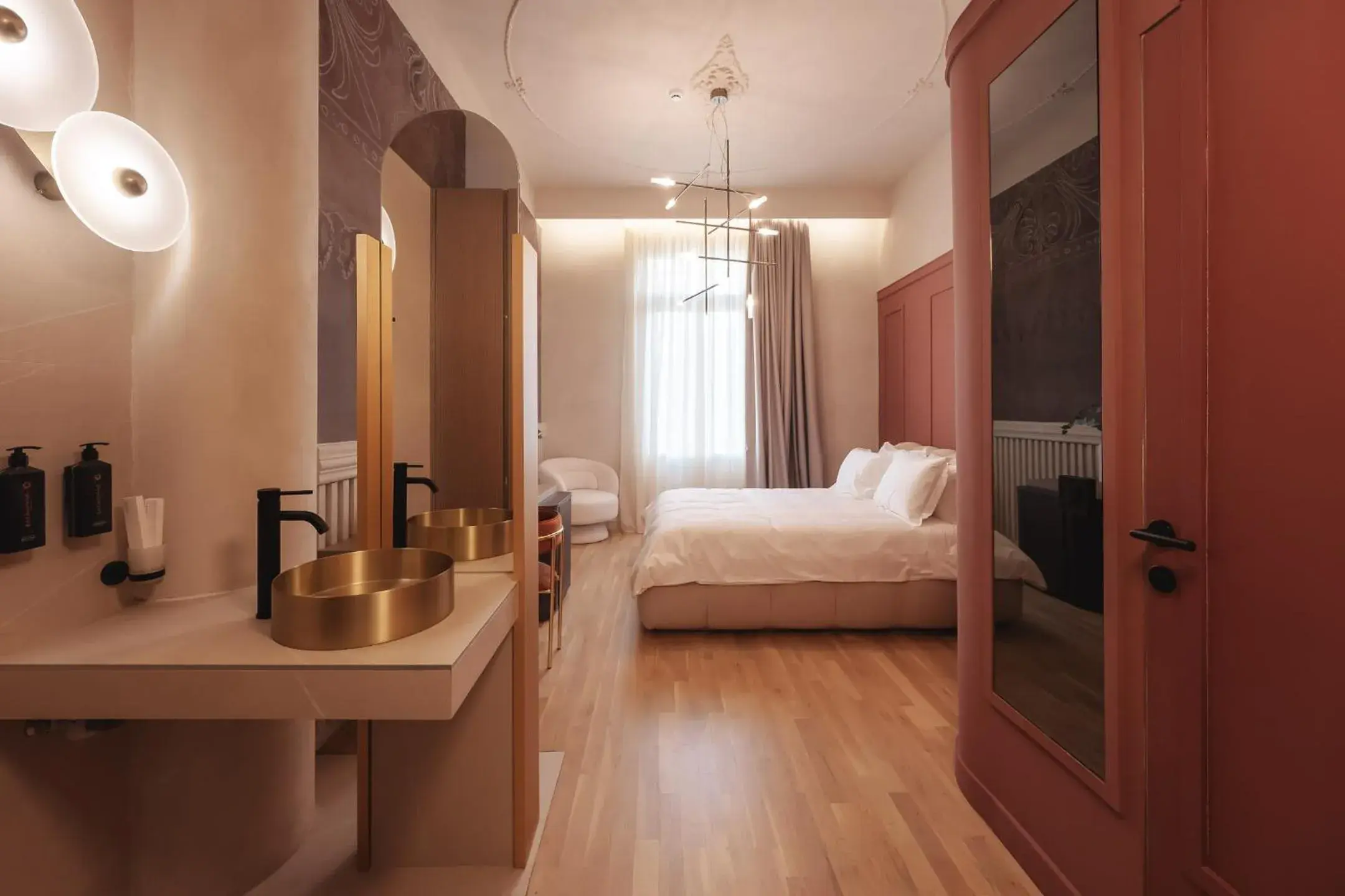 Sophisticated Room in Zenith Premium Suites Sophisticated Room in Zenith Premium Suites