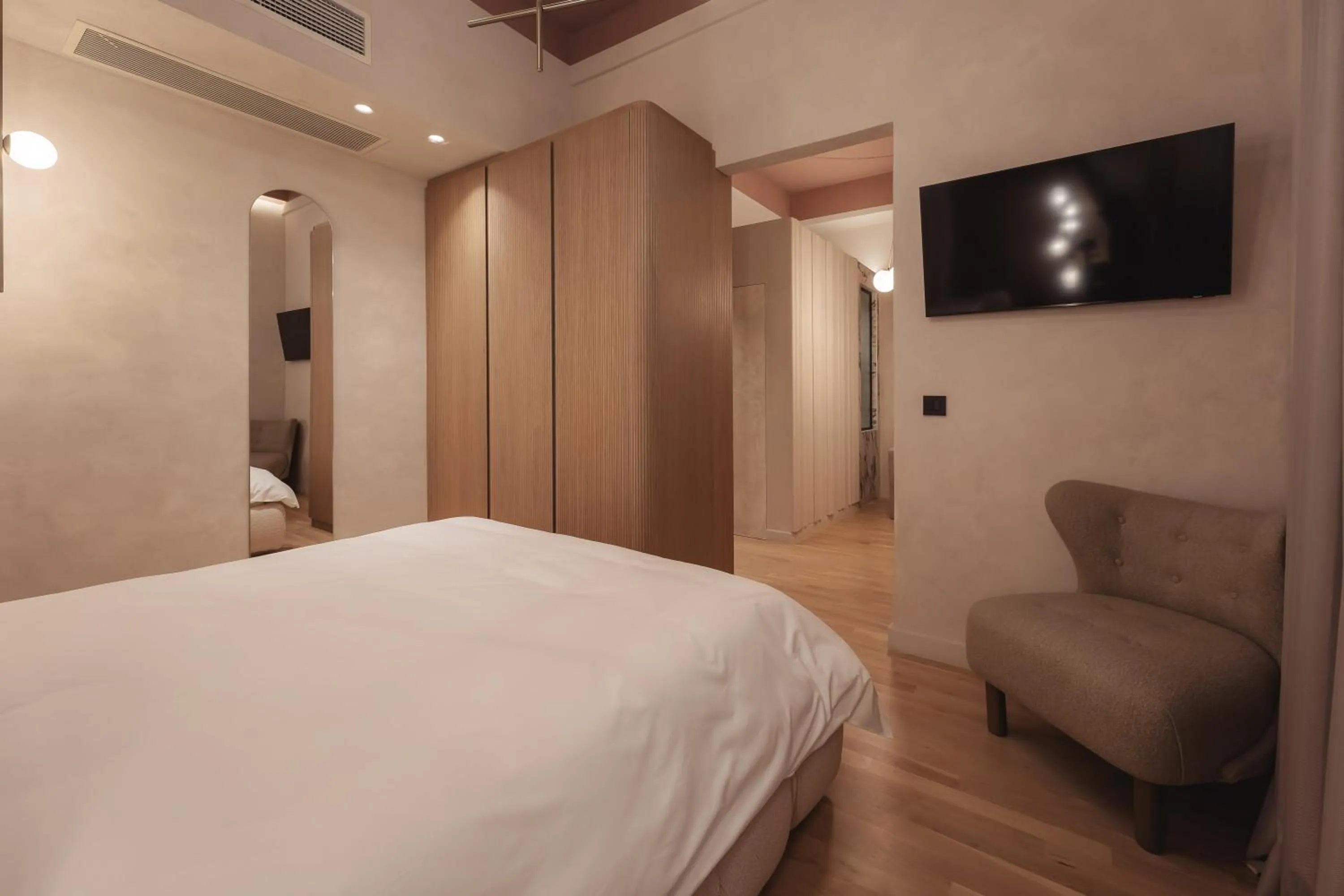 Bedroom, Bed in Zenith Premium Suites