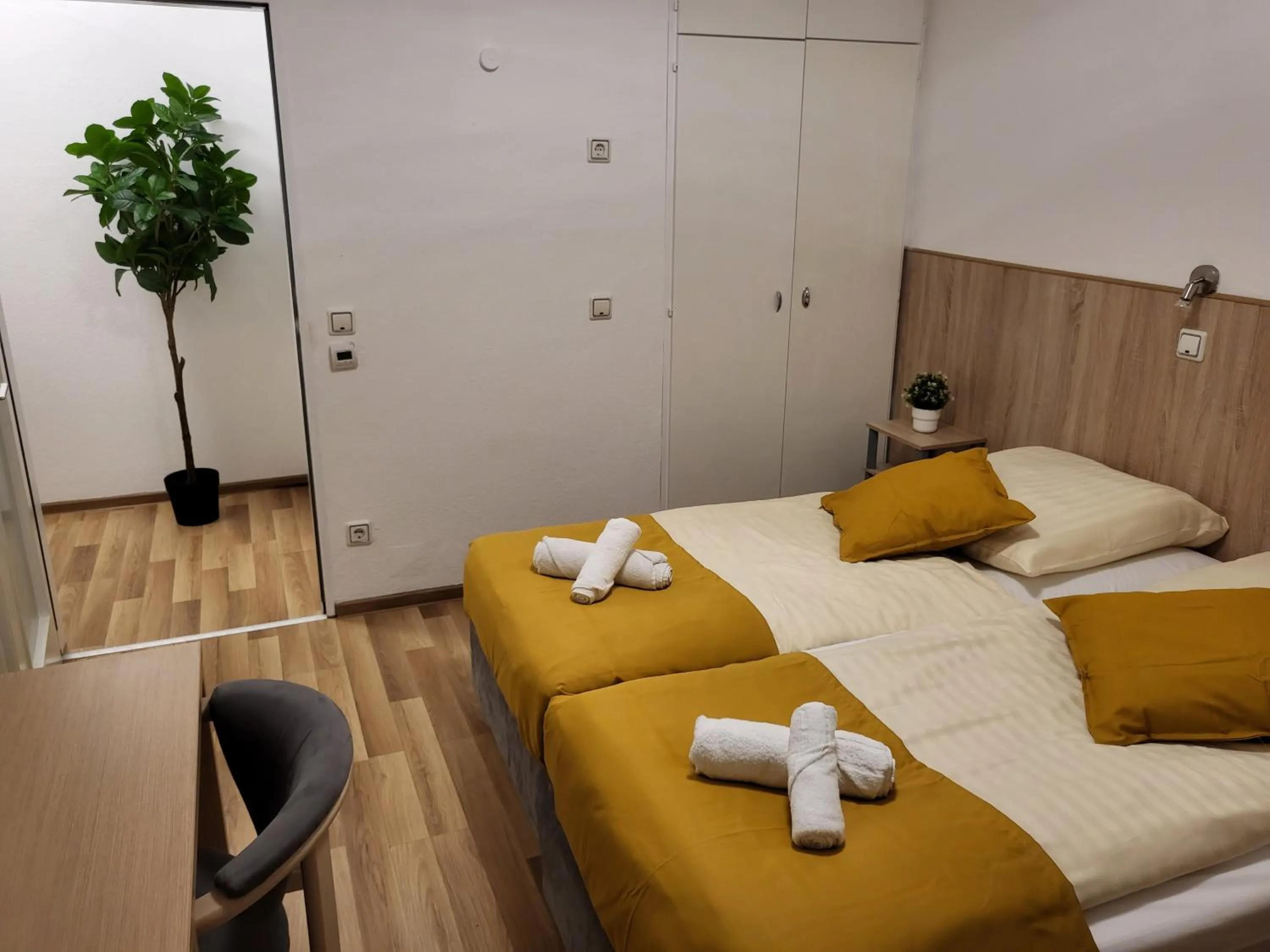 Bed in Hotel Mettmann